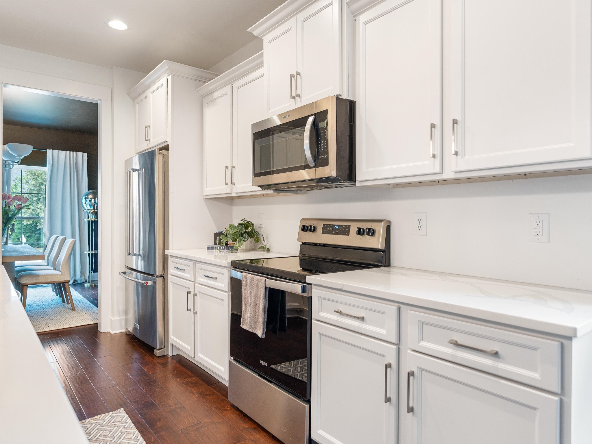 213 Hermitage Point Dr