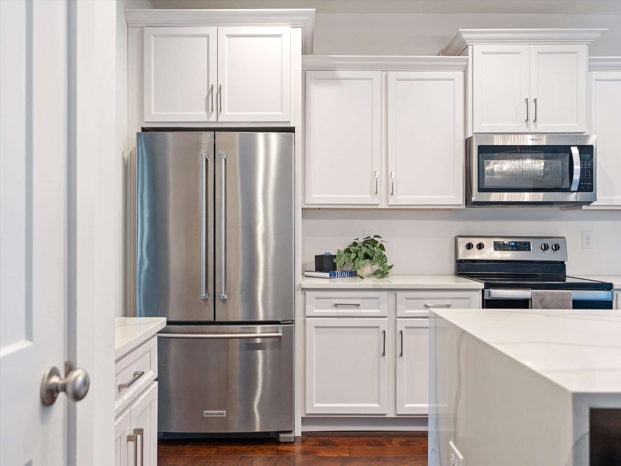 213 Hermitage Point Dr