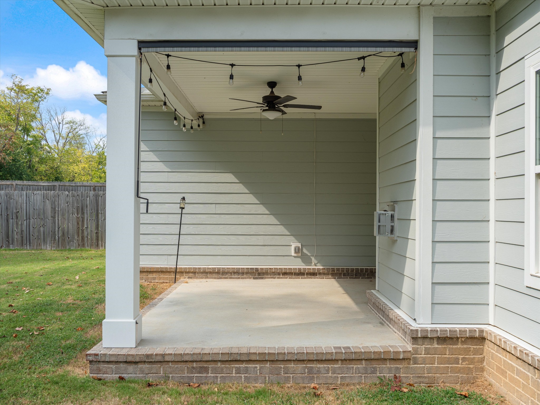 213 Hermitage Point Dr