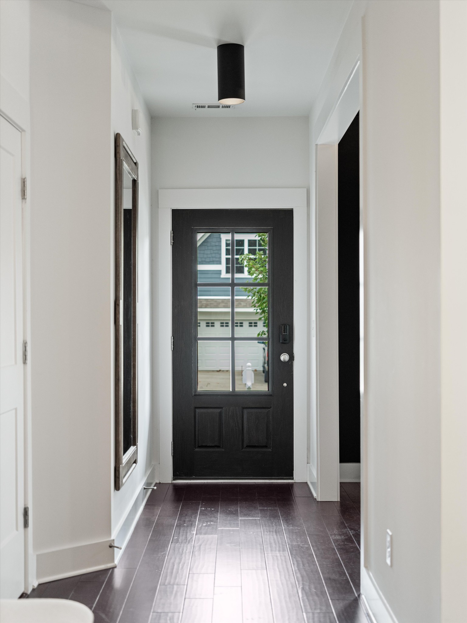 213 Hermitage Point Dr