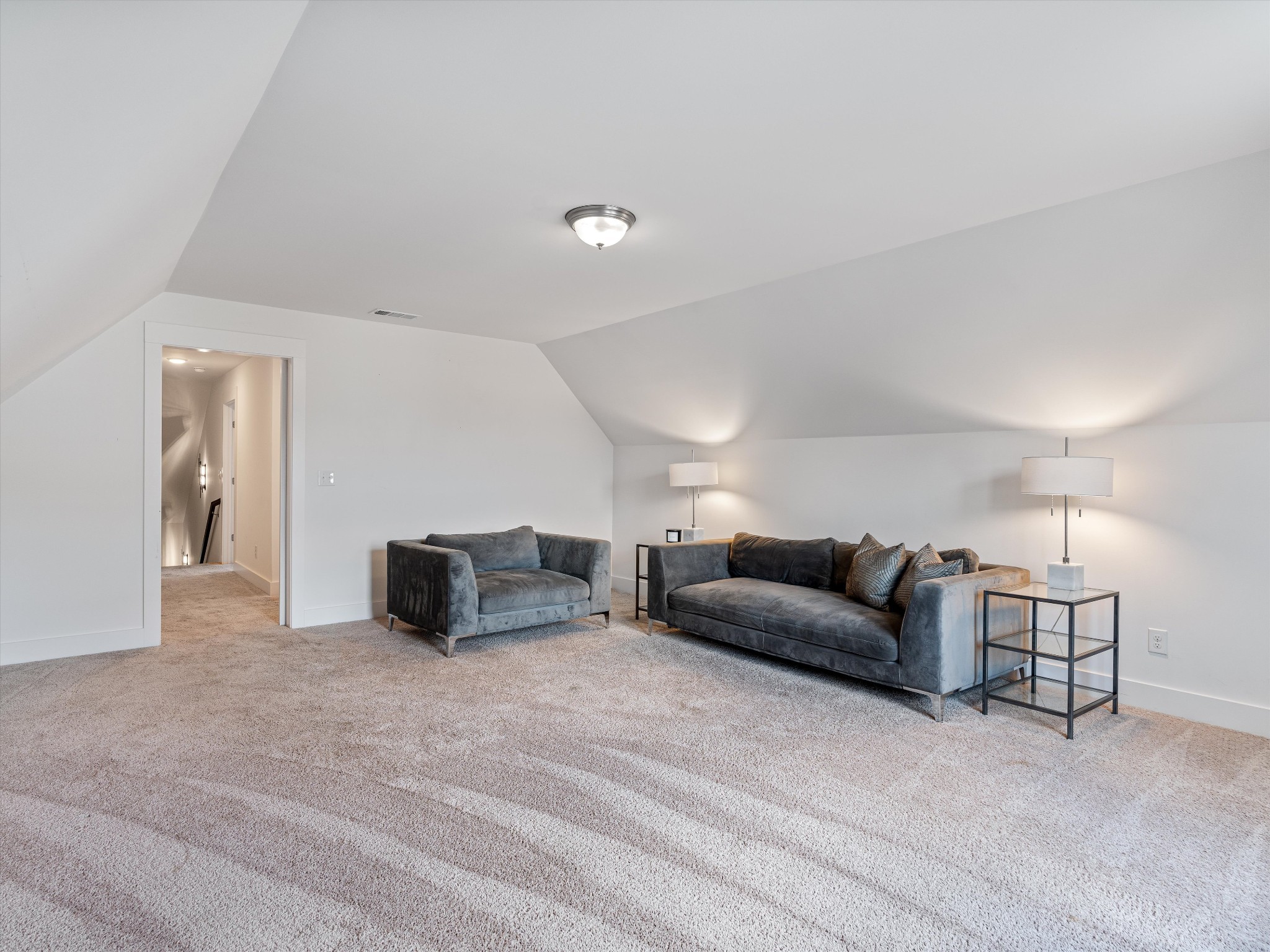 213 Hermitage Point Dr