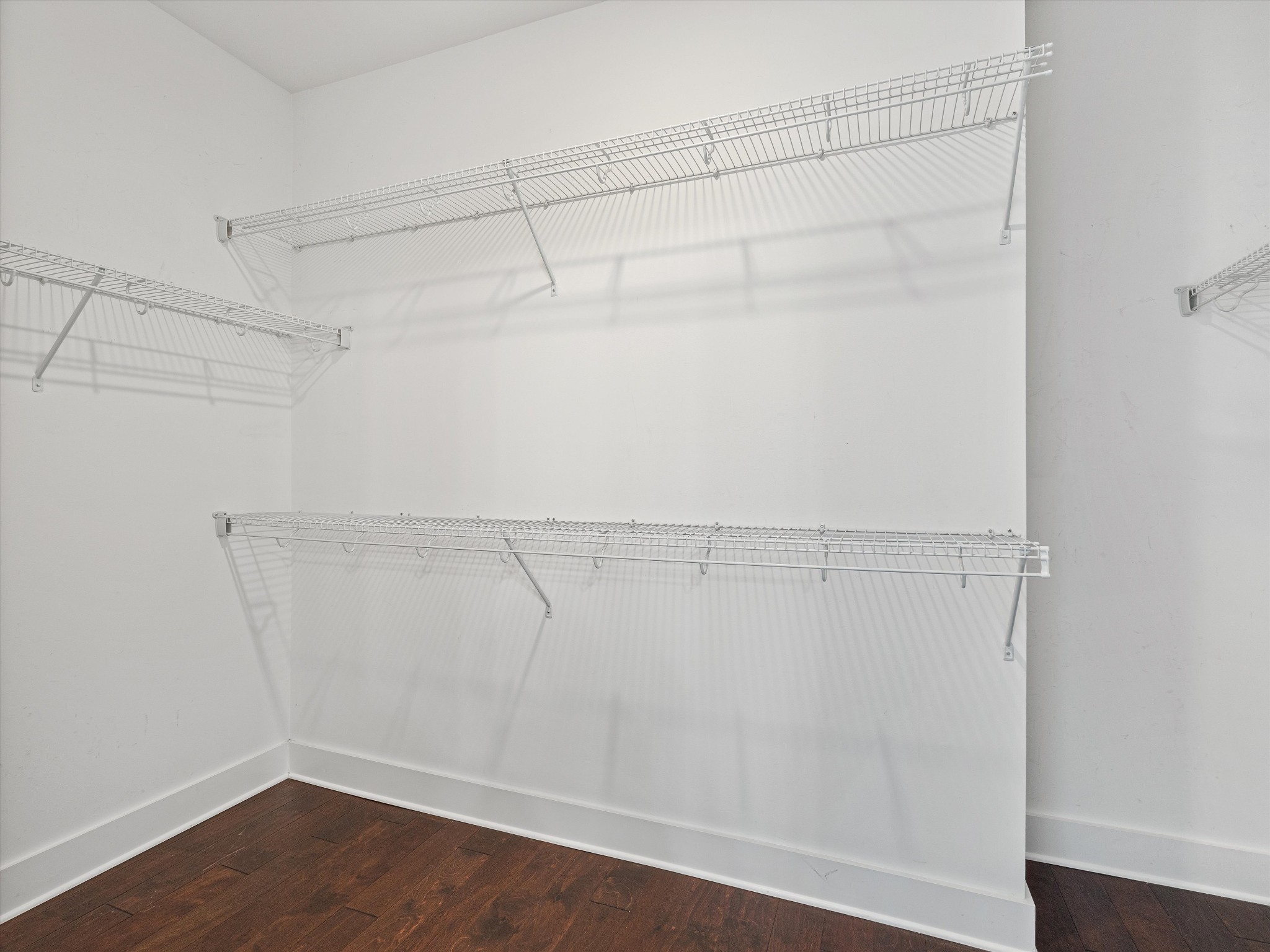 213 Hermitage Point Dr