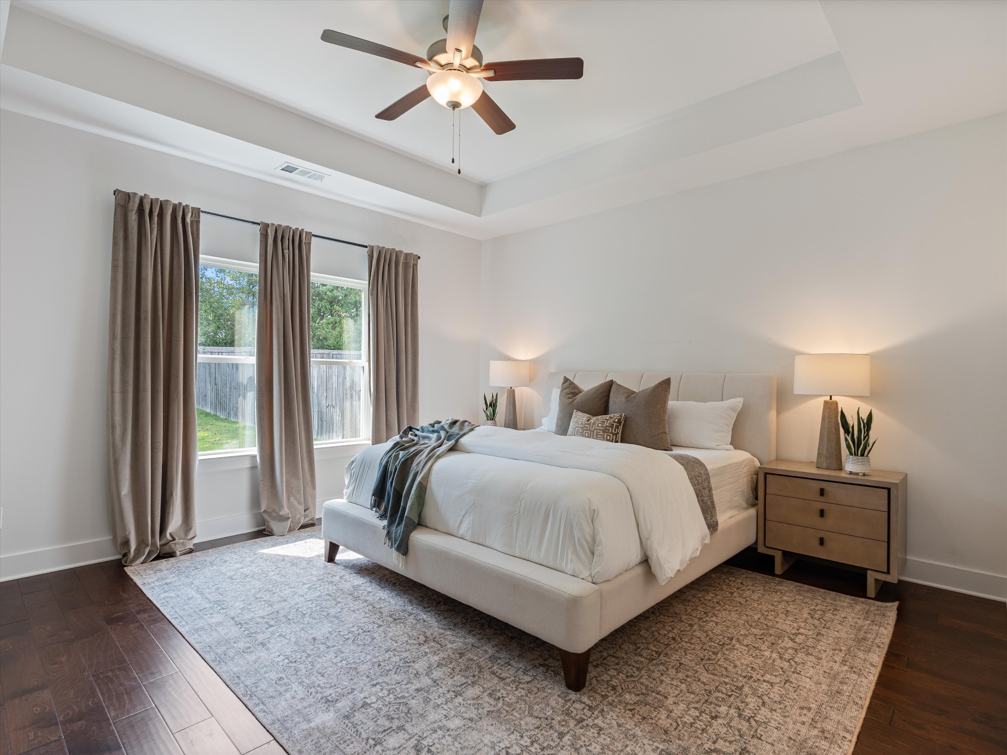 213 Hermitage Point Dr