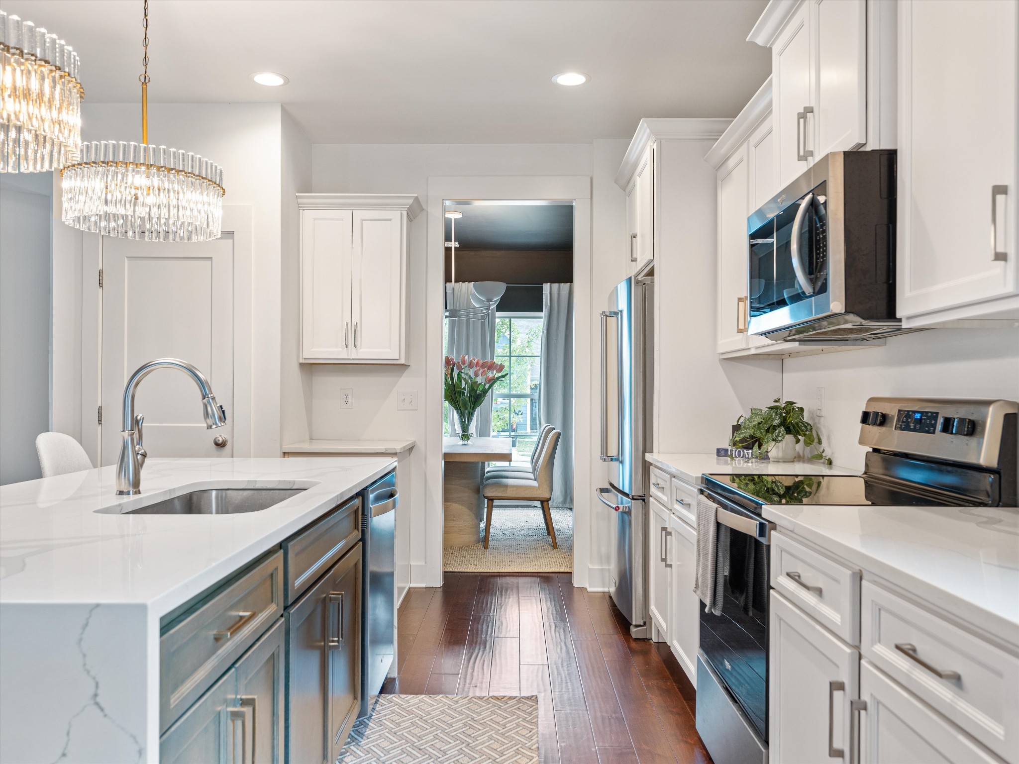 213 Hermitage Point Dr