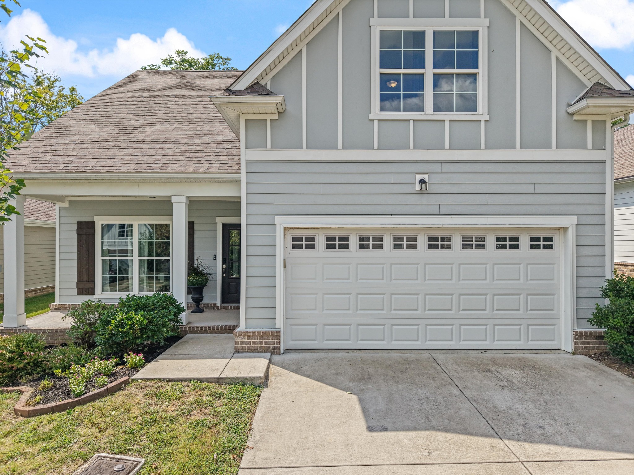 213 Hermitage Point Dr