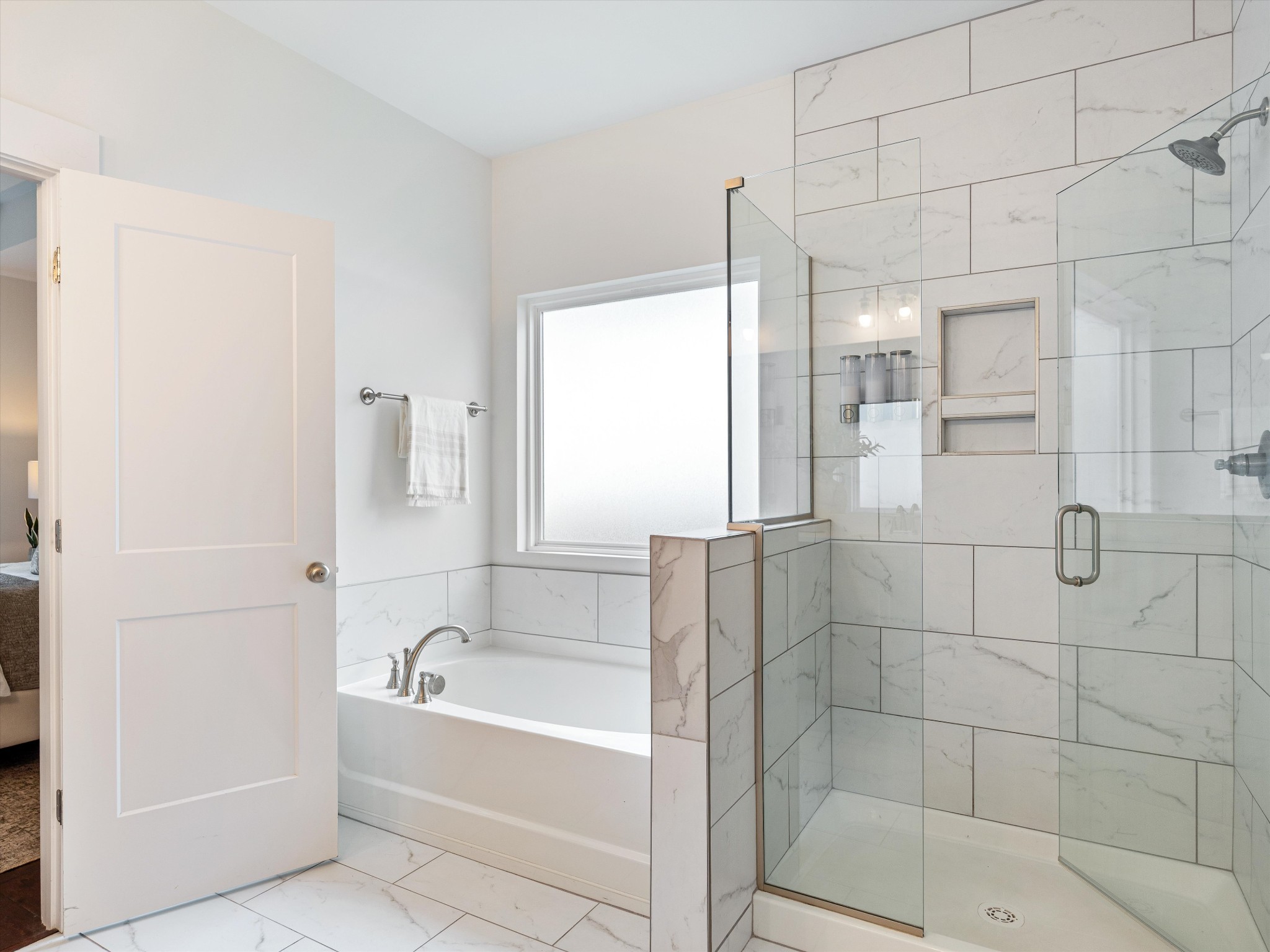 213 Hermitage Point Dr