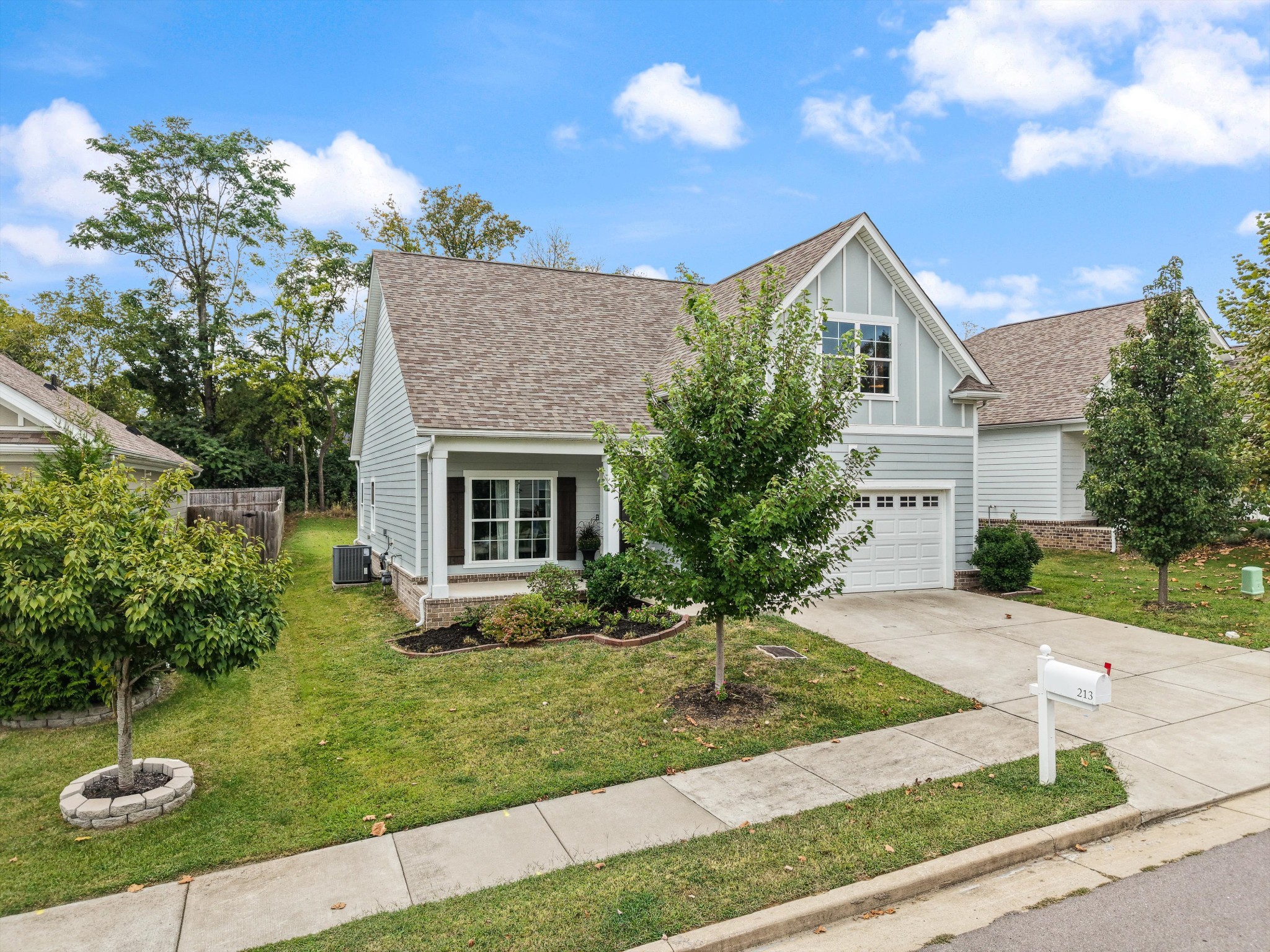 213 Hermitage Point Dr