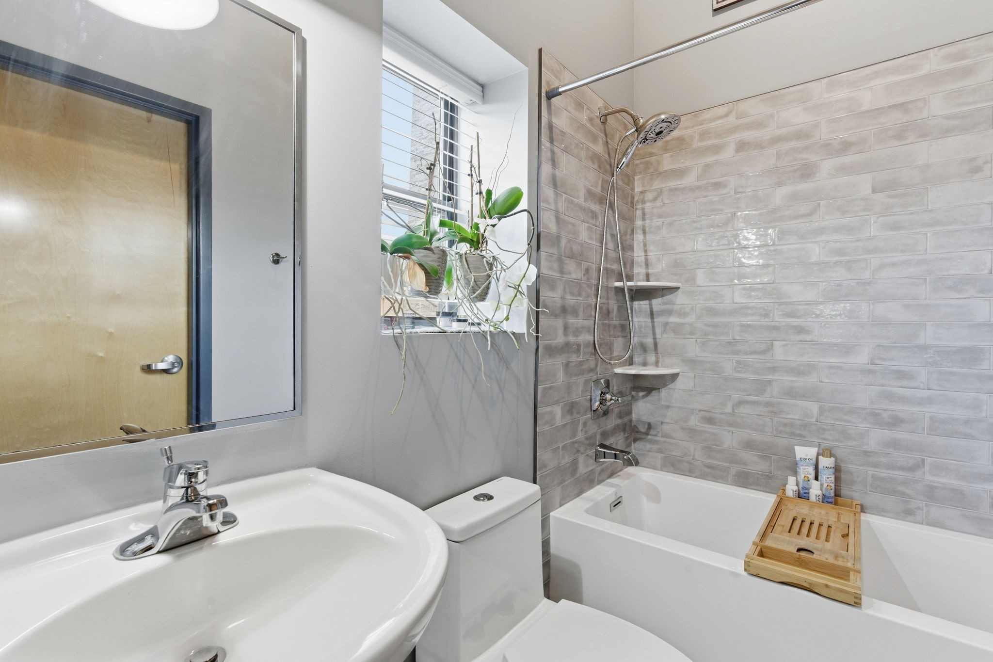 1342 Rosa L Parks Blvd