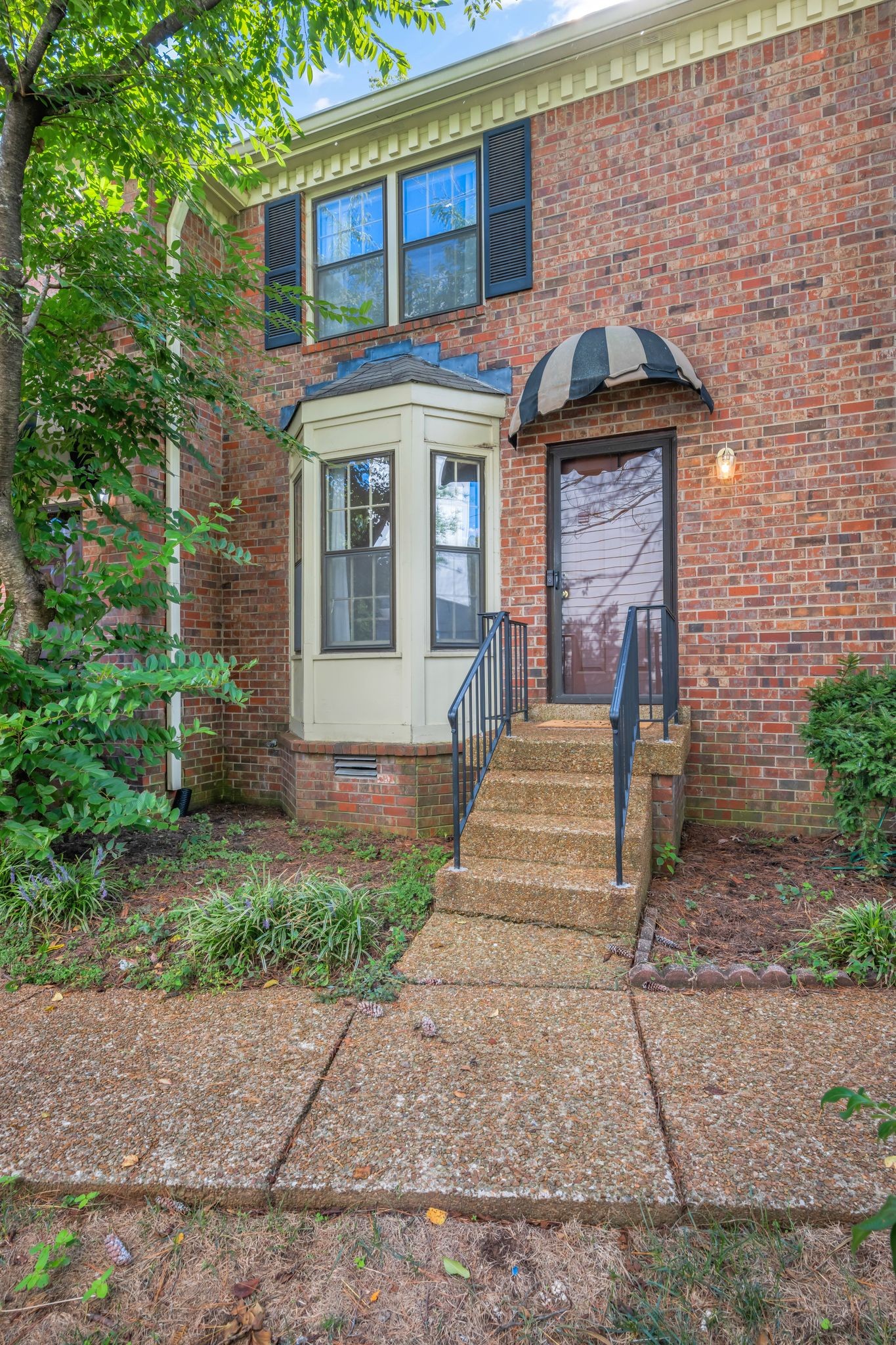 3135 Long Blvd Unit: 2