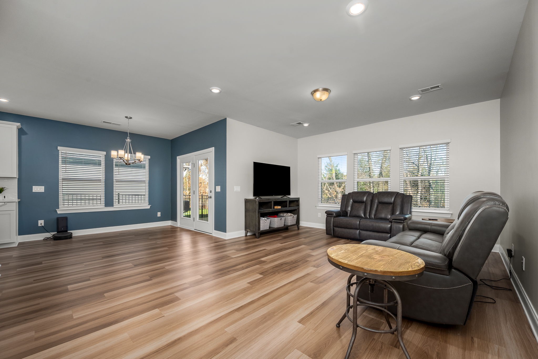 2525 Prairie Hill Dr