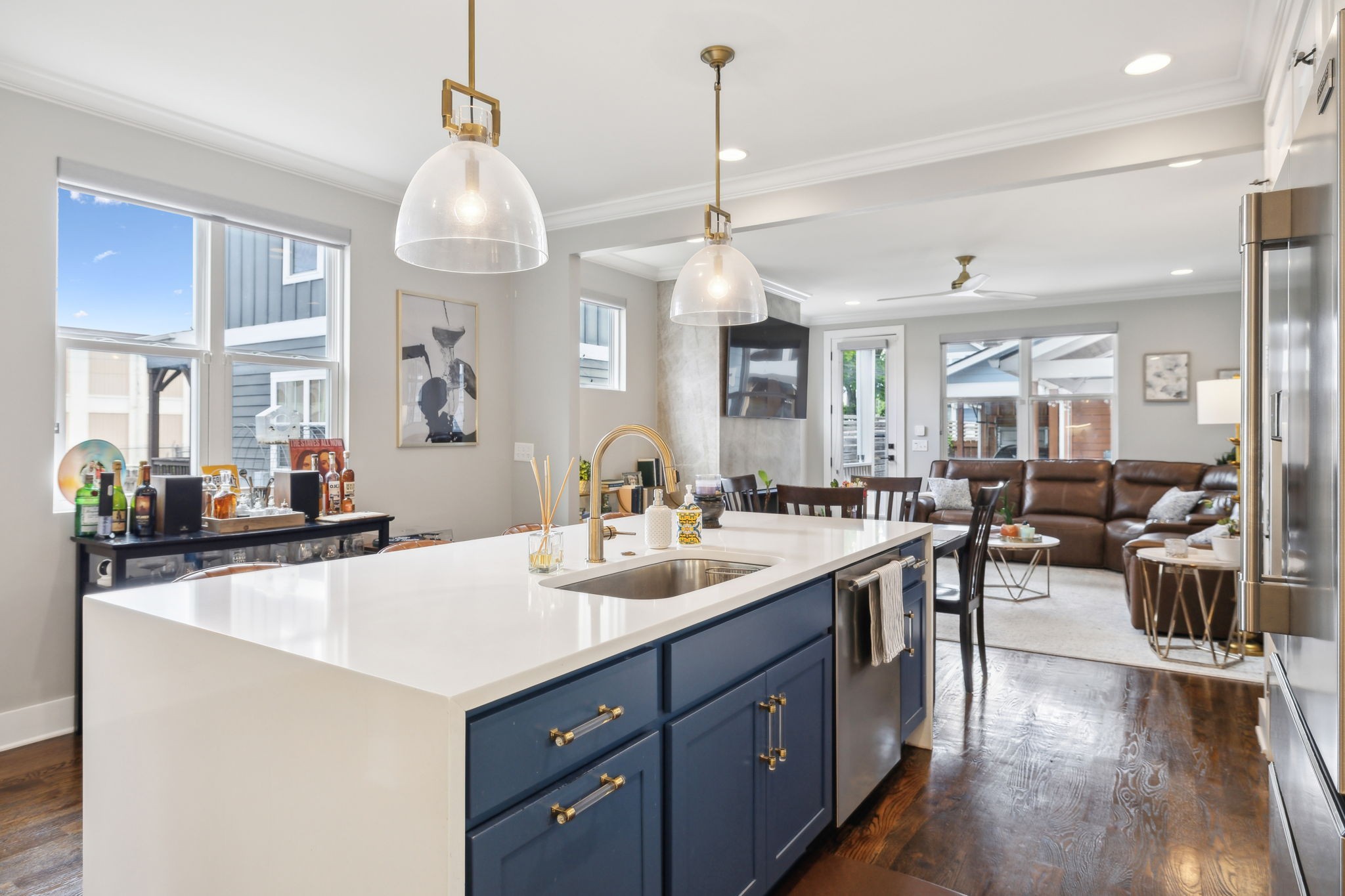 6216B California Ave