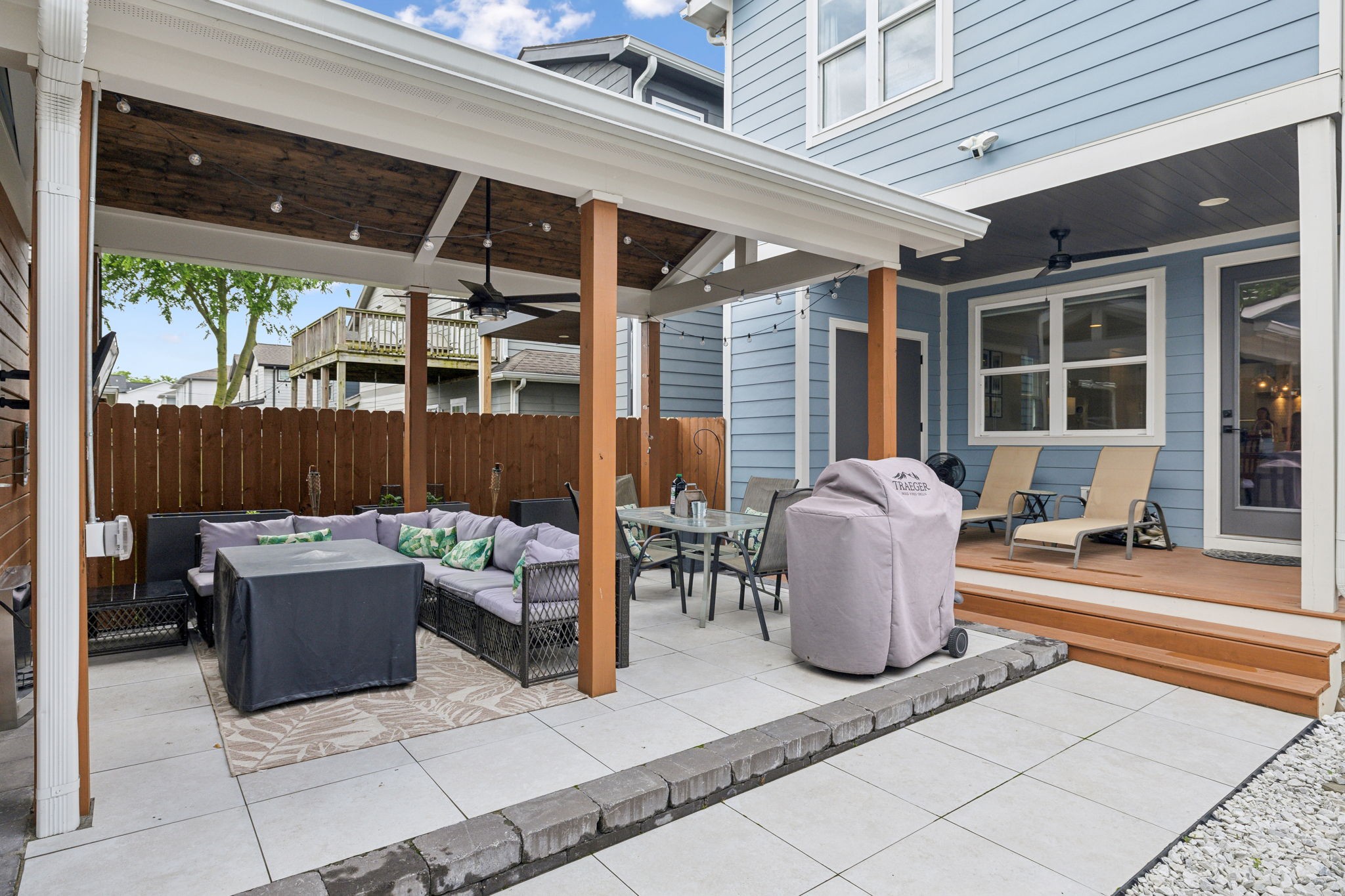 6216B California Ave