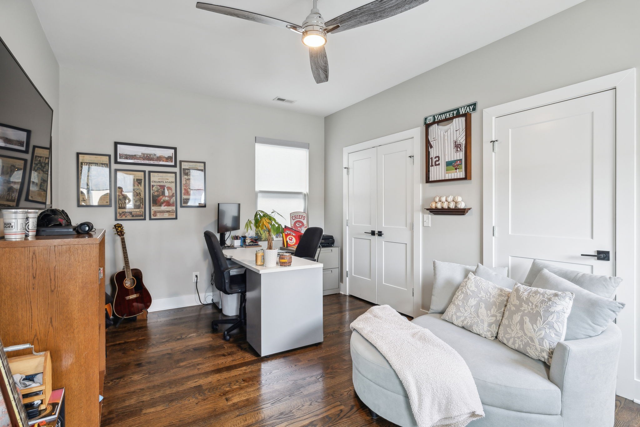 6216B California Ave