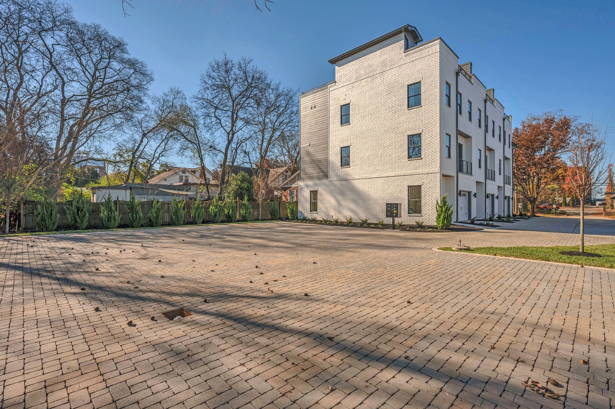 520 N Maple St Unit: 1