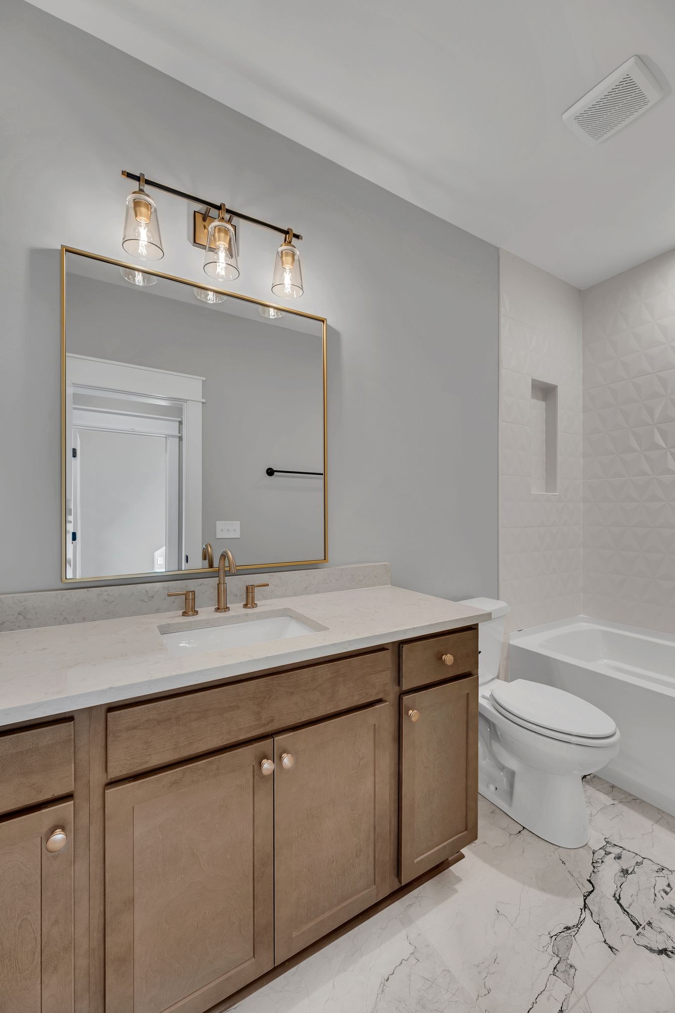 520 N Maple St Unit: 2