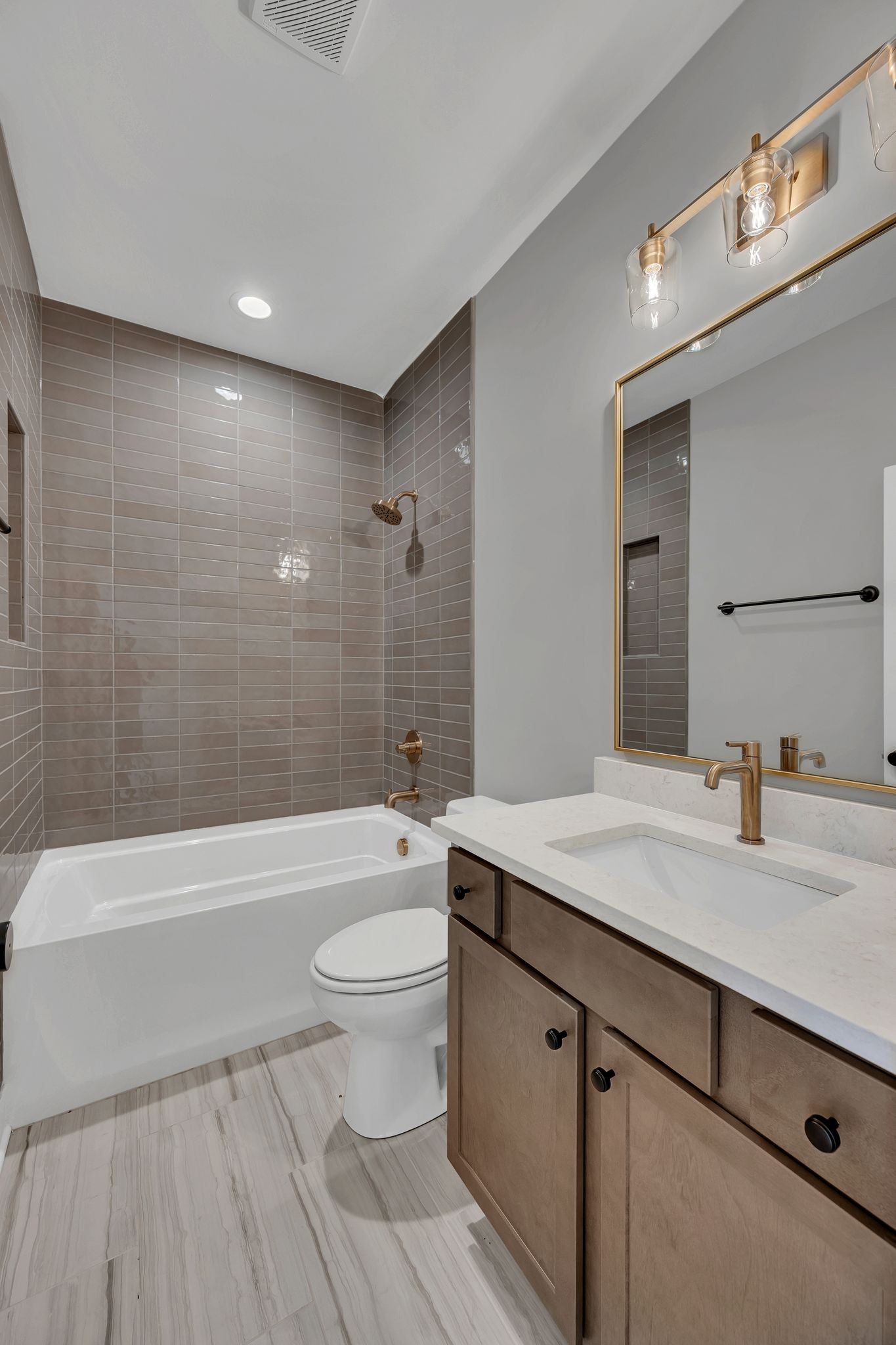 520 N Maple St Unit: 2