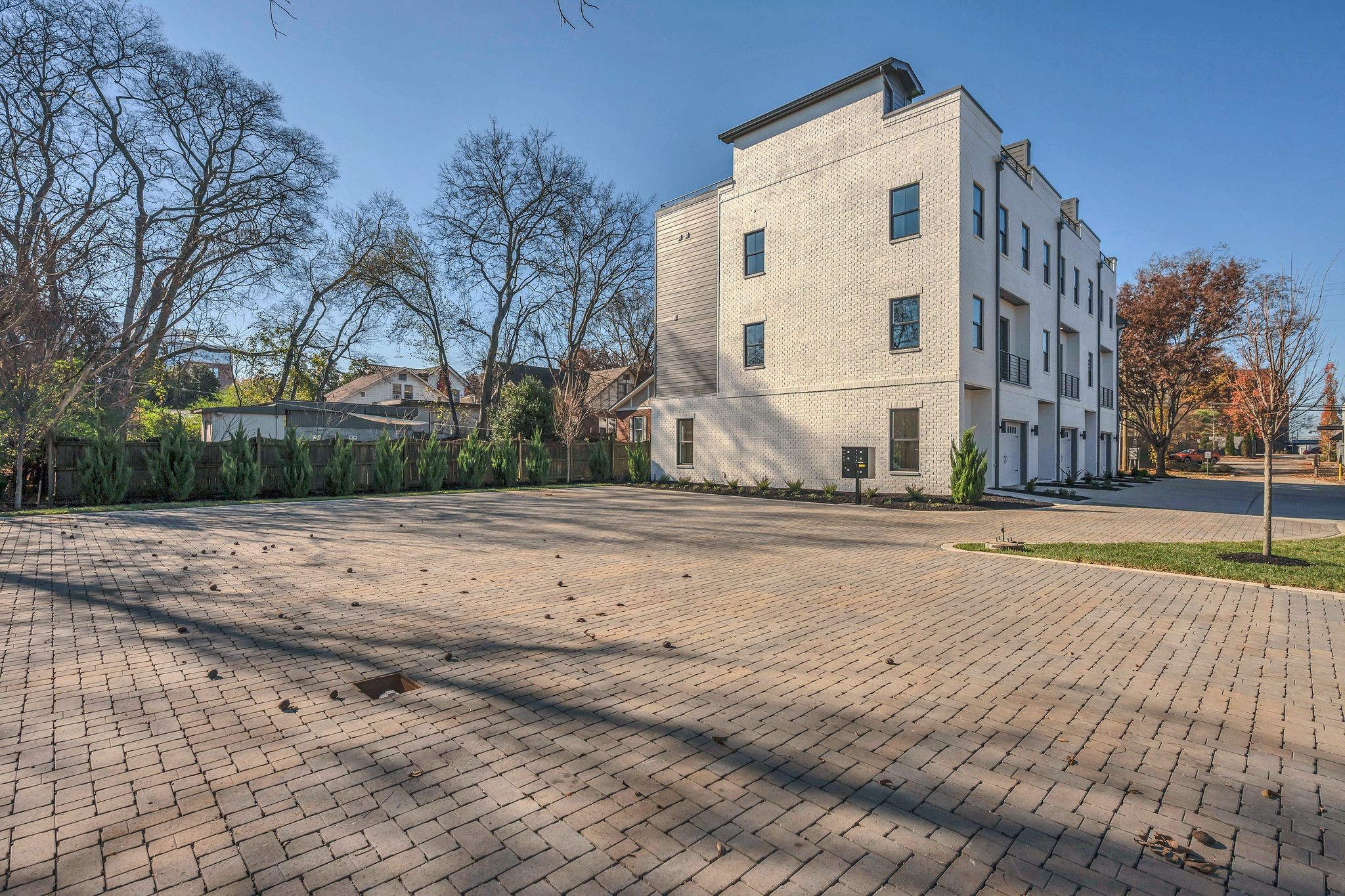 520 N Maple St Unit: 3