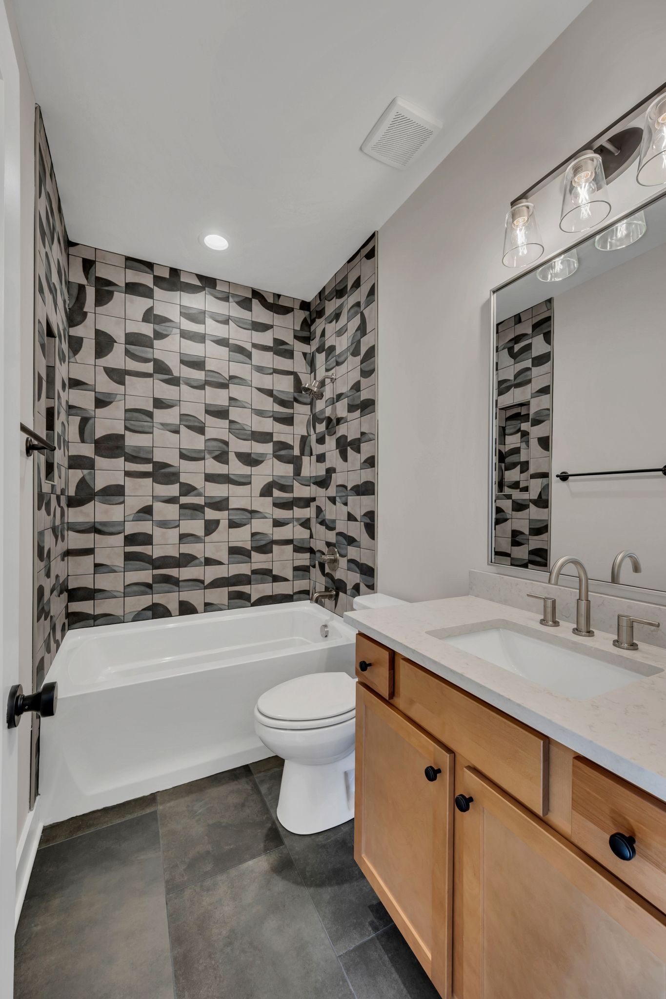 520 N Maple St Unit: 3