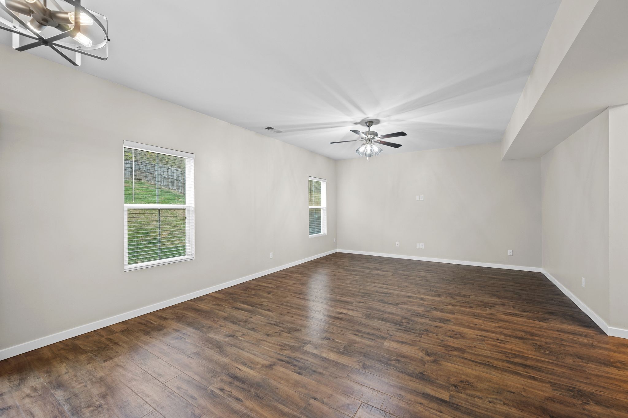 2569 Jordan Ridge Dr