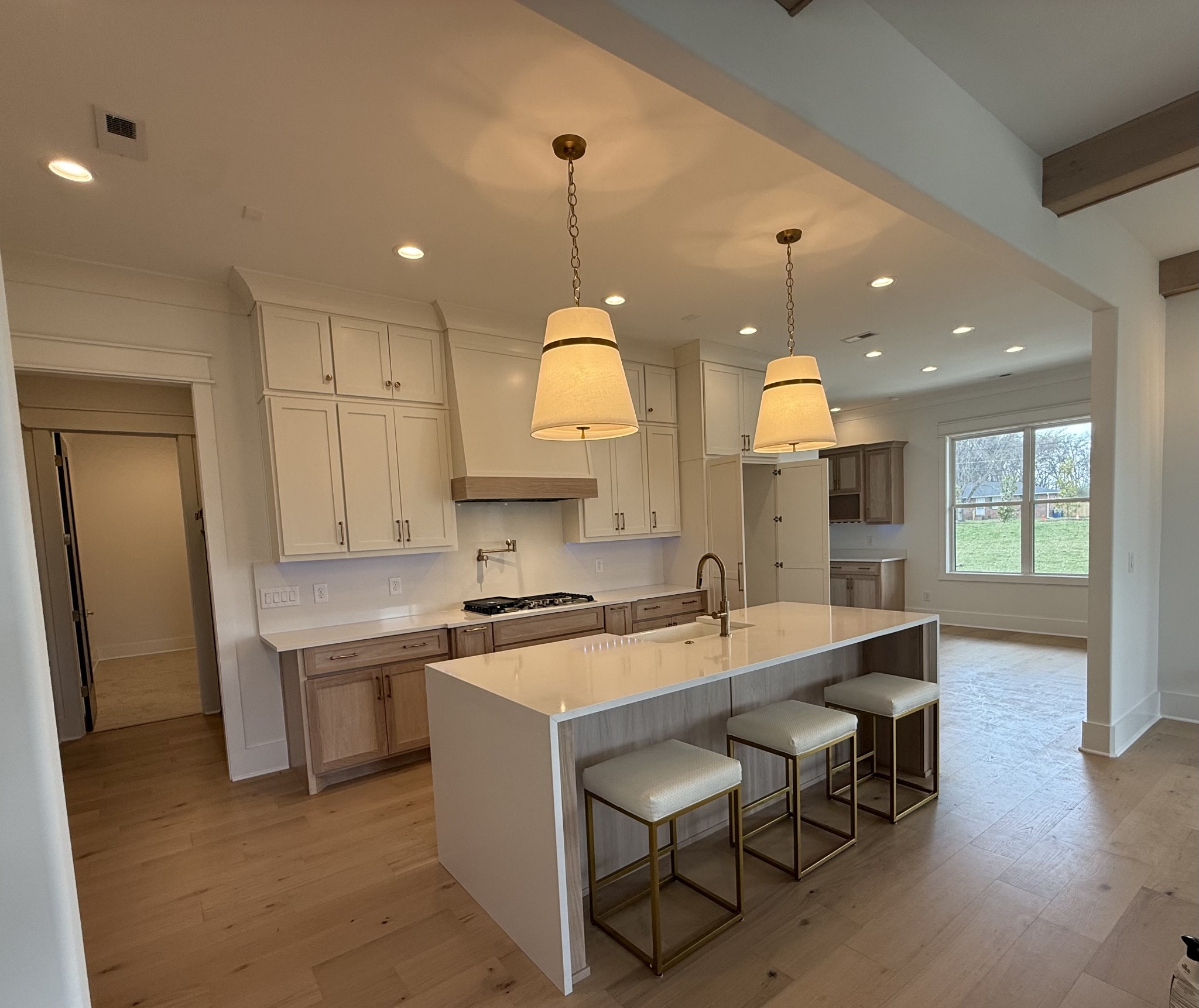 5732 Eaglemont Dr