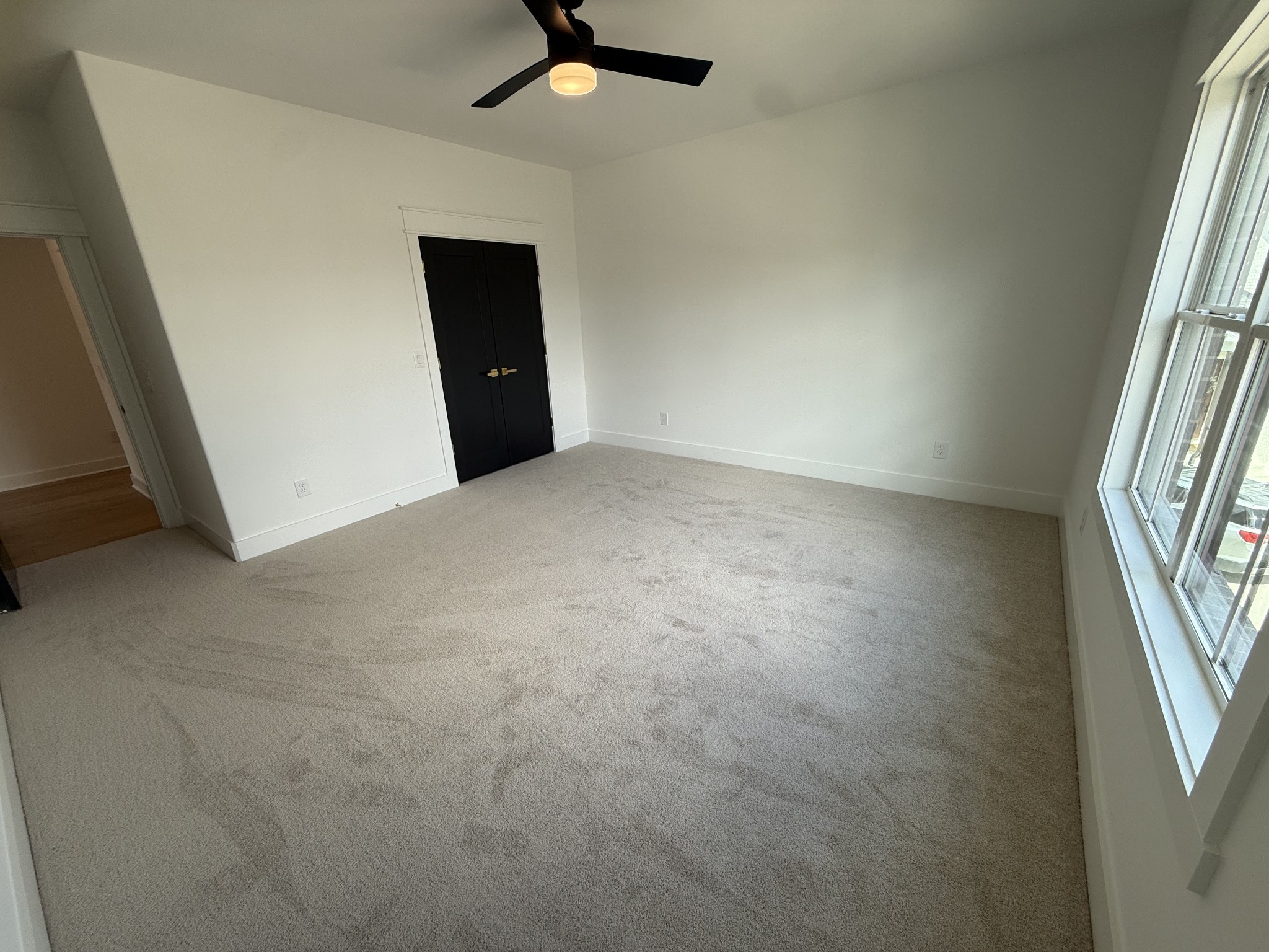 5732 Eaglemont Dr