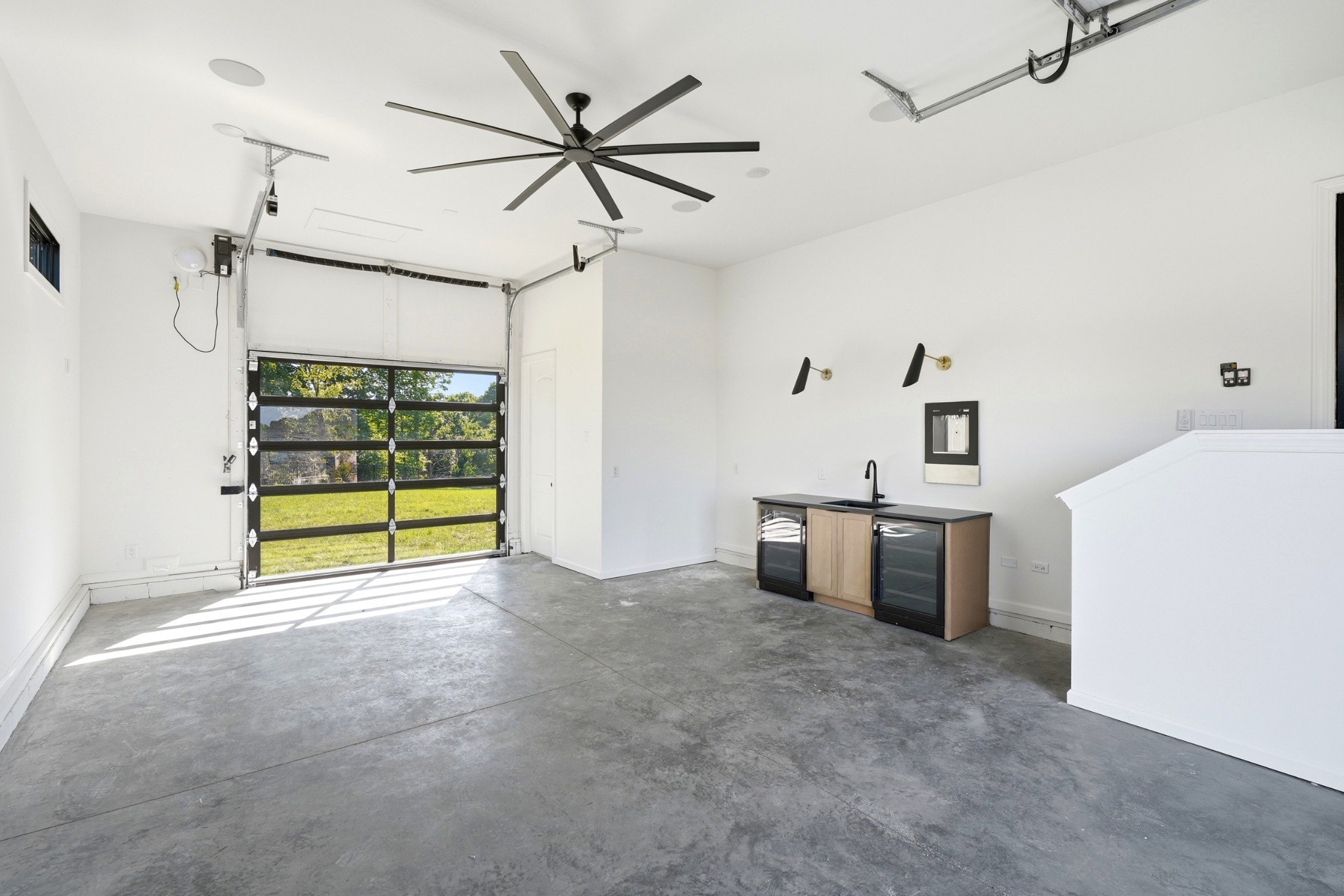 9900 Amarosa Ct