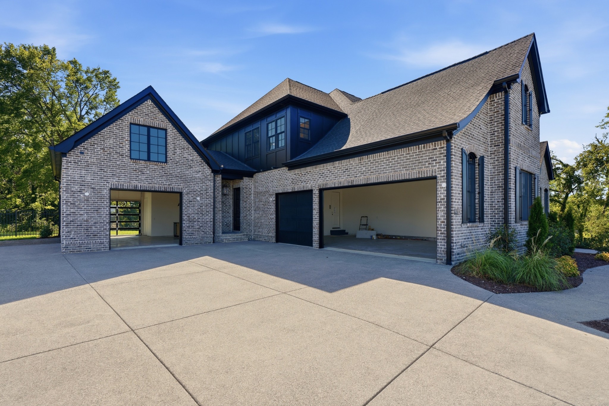 9900 Amarosa Ct