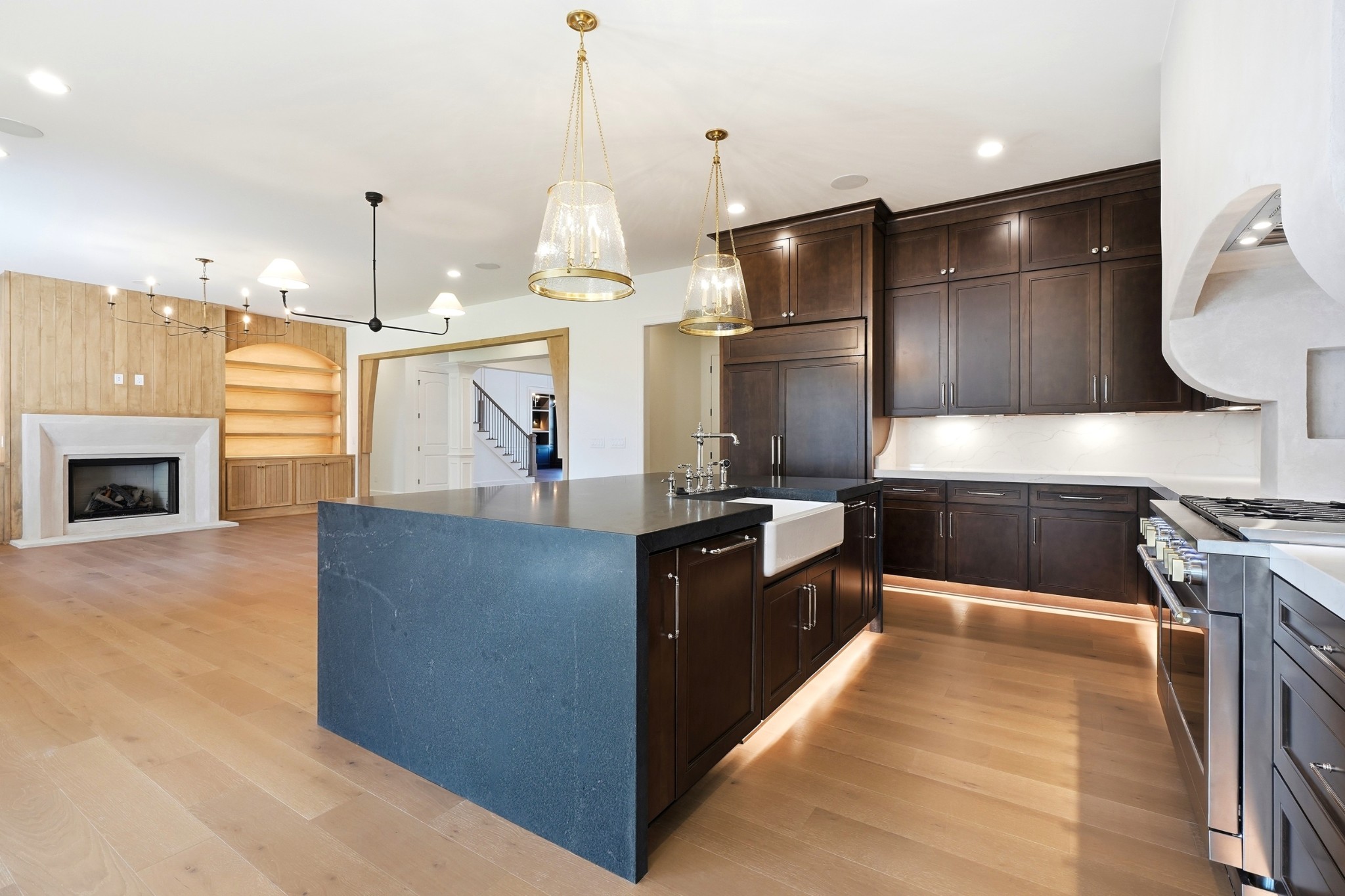 9900 Amarosa Ct