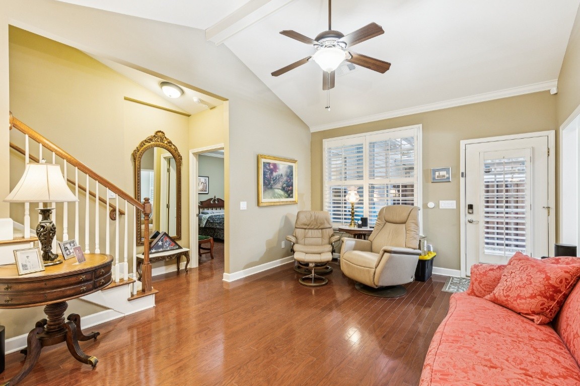 9008 Sunrise Cir