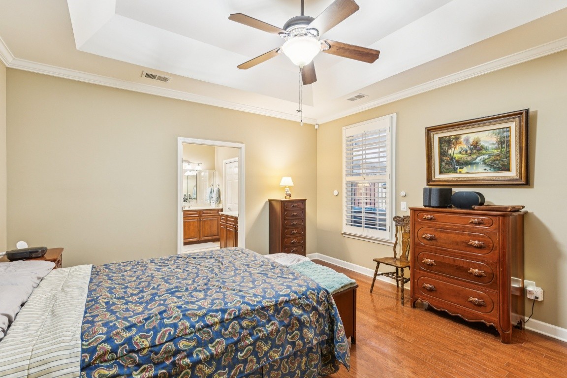 9008 Sunrise Cir