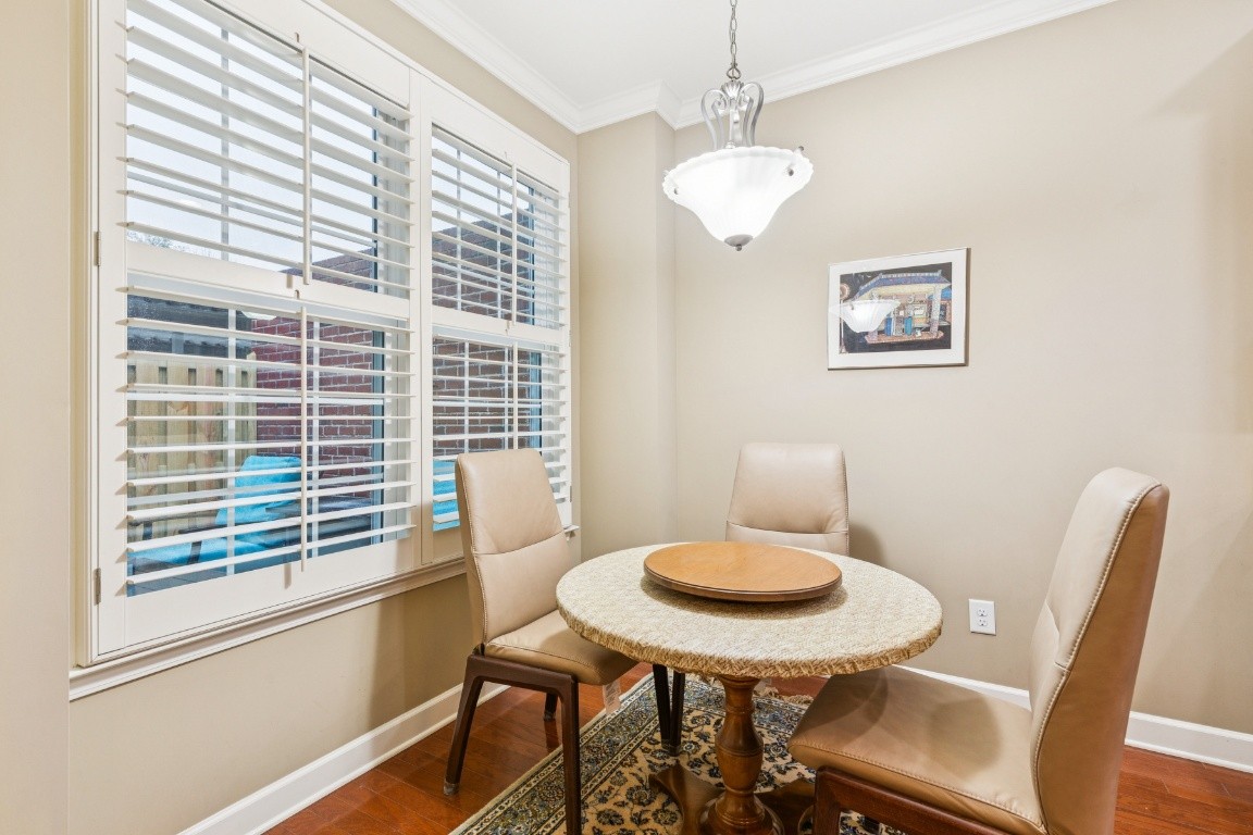 9008 Sunrise Cir
