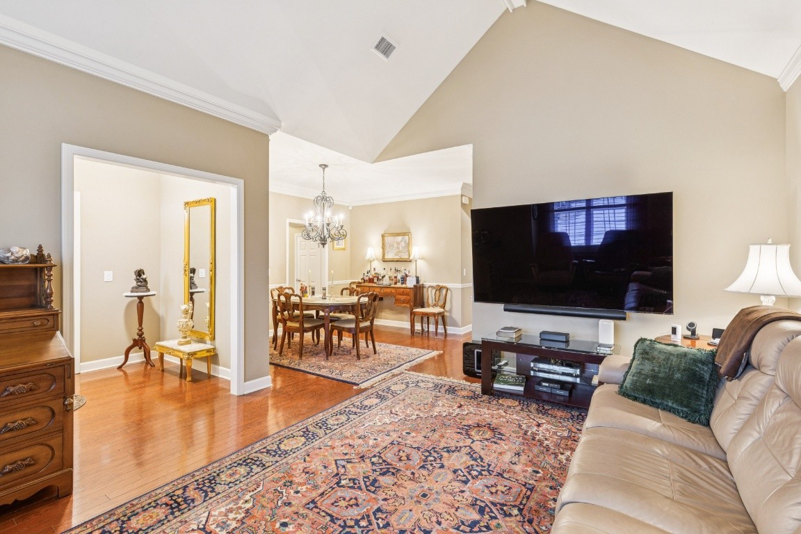 9008 Sunrise Cir