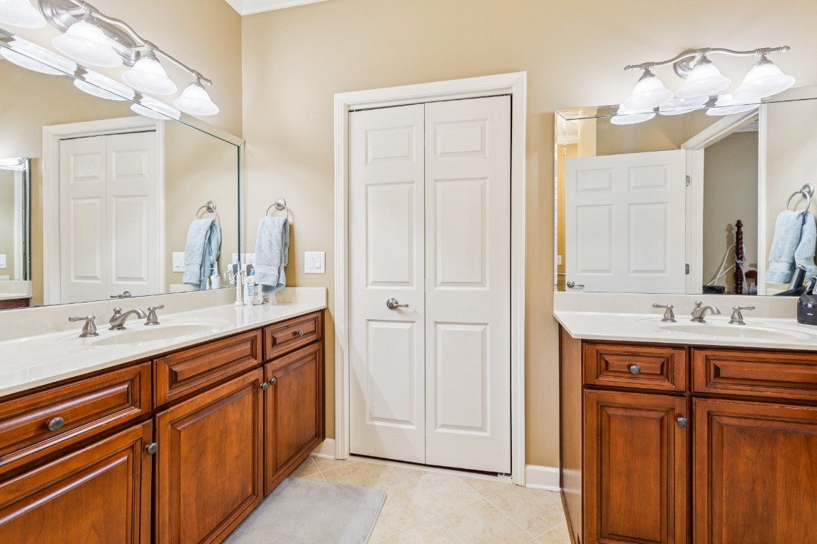 9008 Sunrise Cir