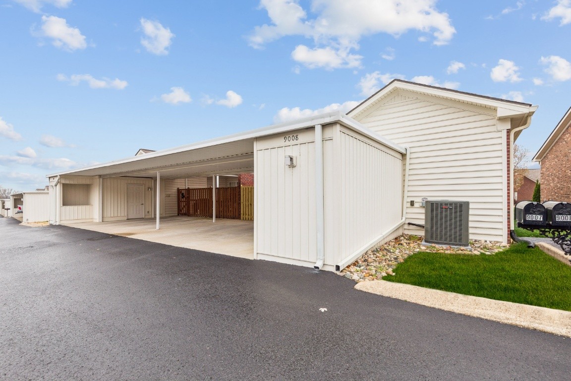 9008 Sunrise Cir