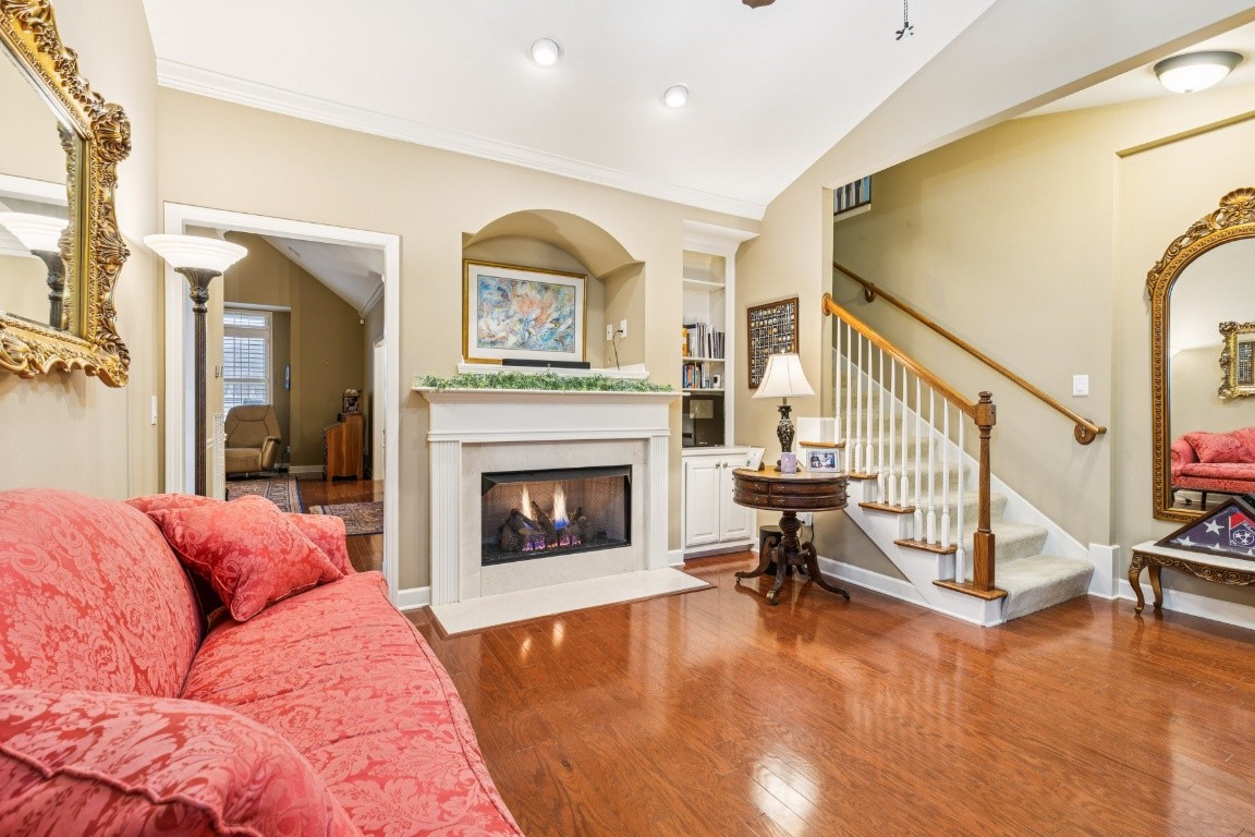 9008 Sunrise Cir