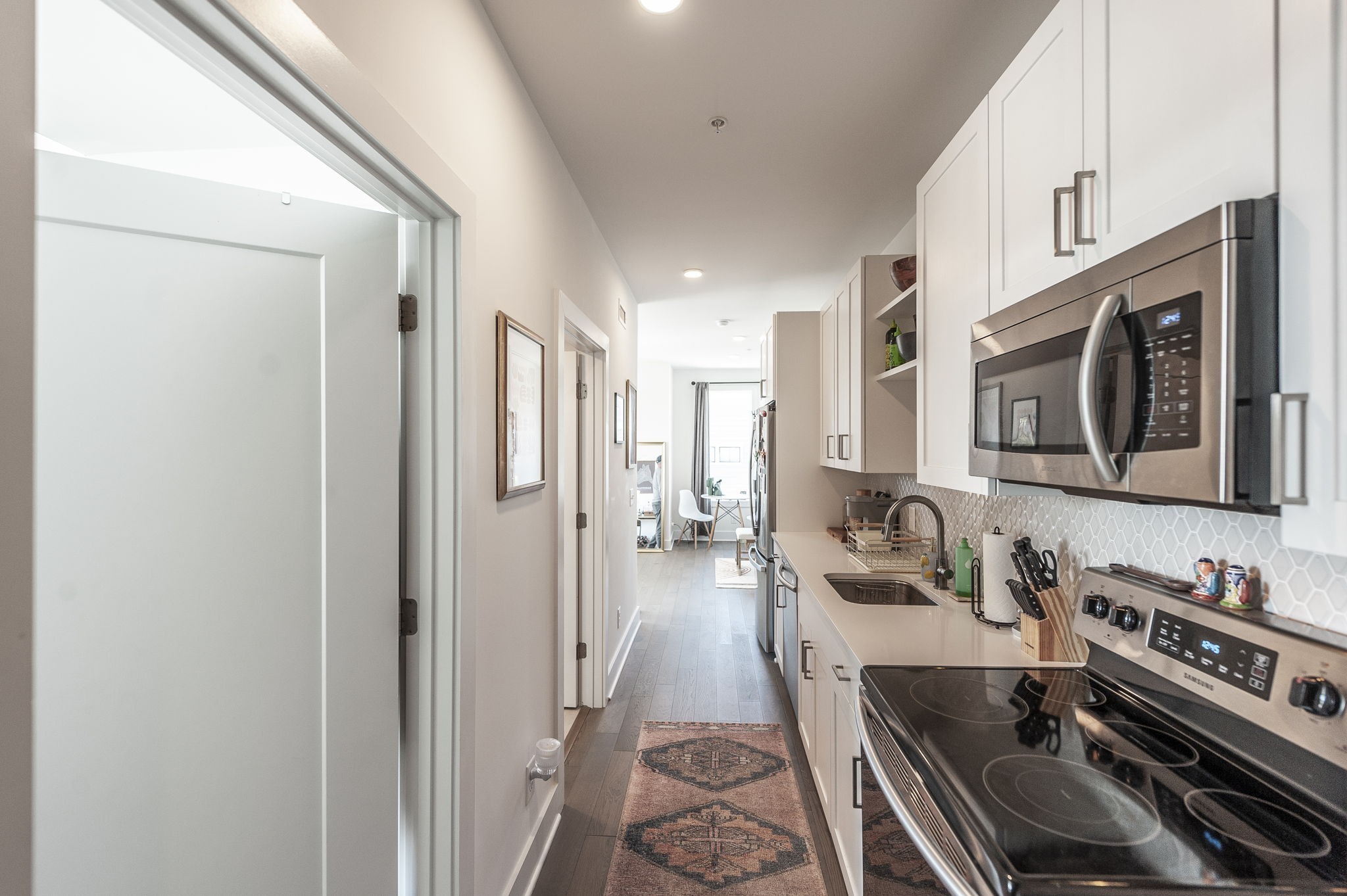 1041 E Trinity Ln Unit: 301