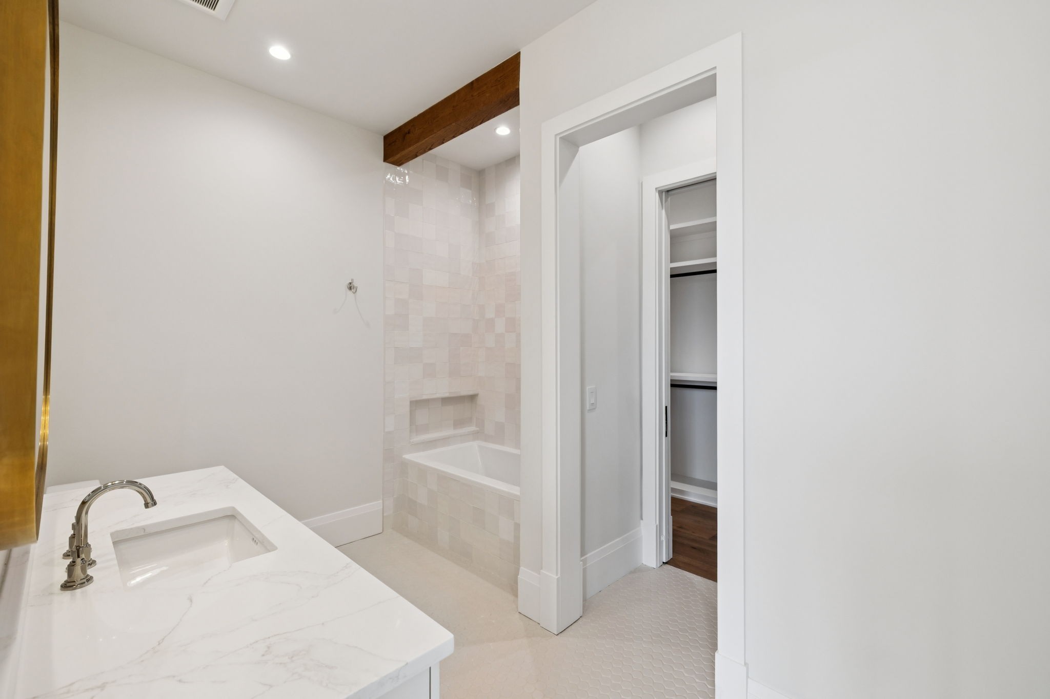 8101 Turning Point Dr