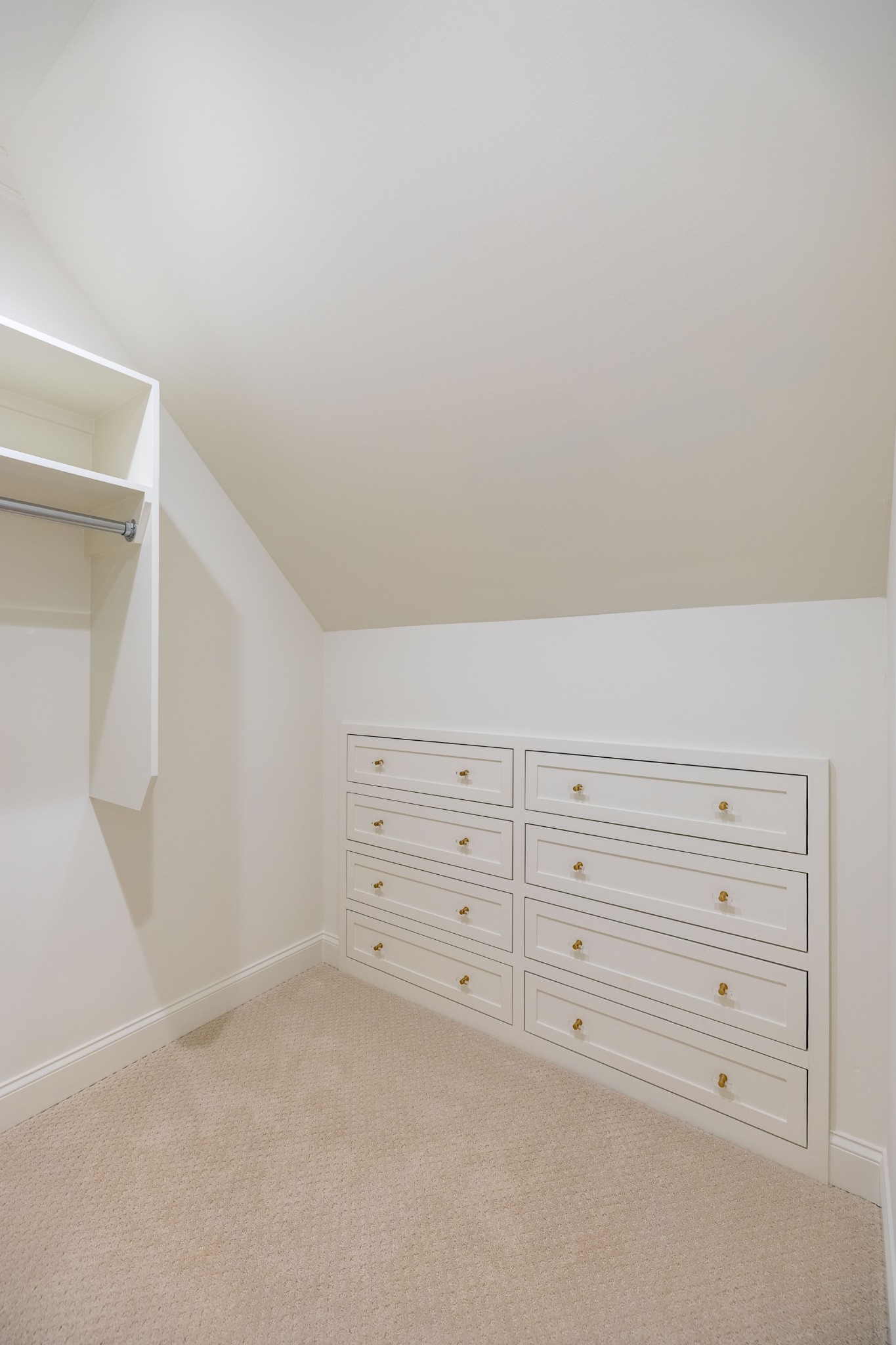 6035 Frazier Park Ln