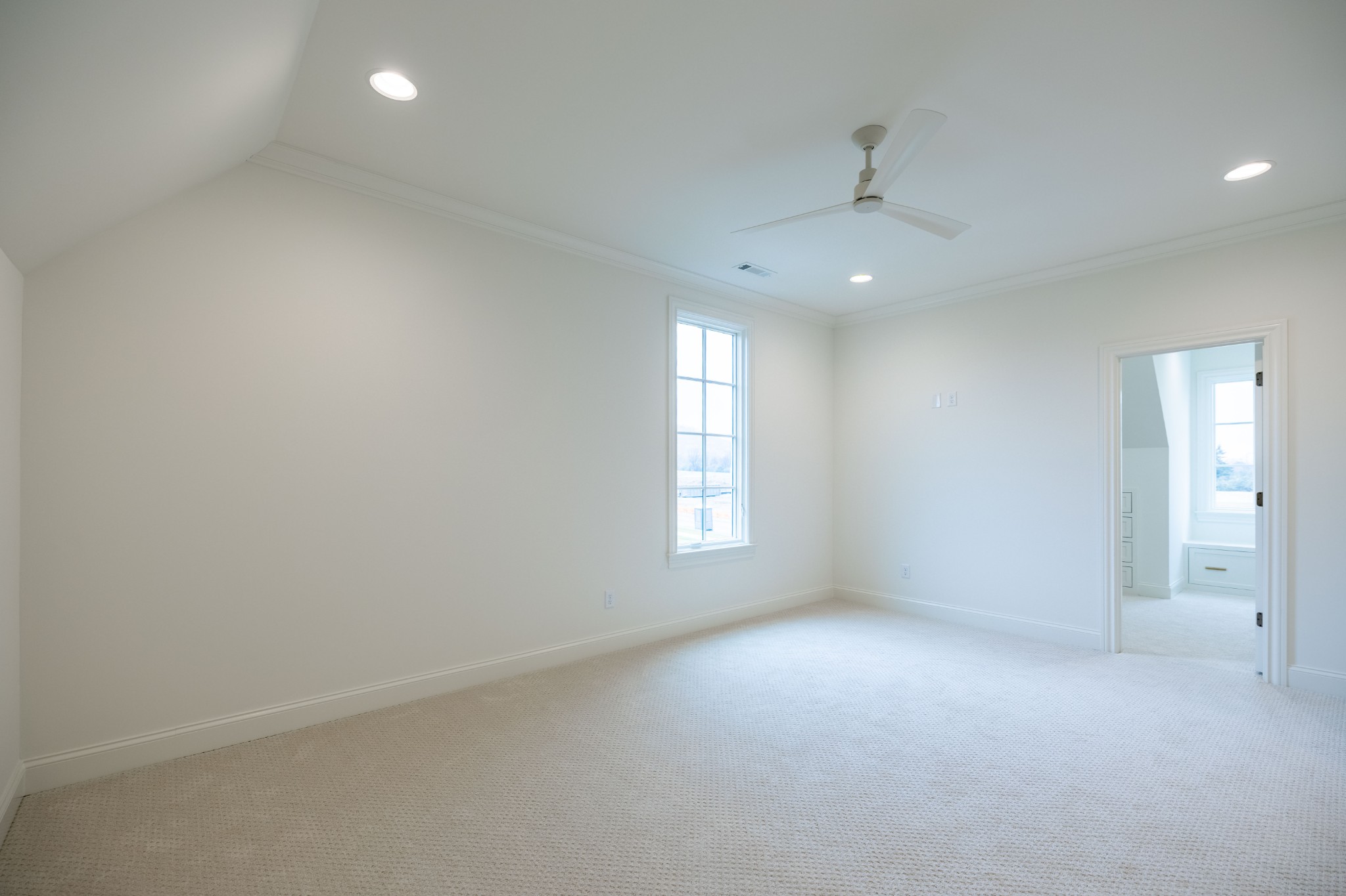 6035 Frazier Park Ln