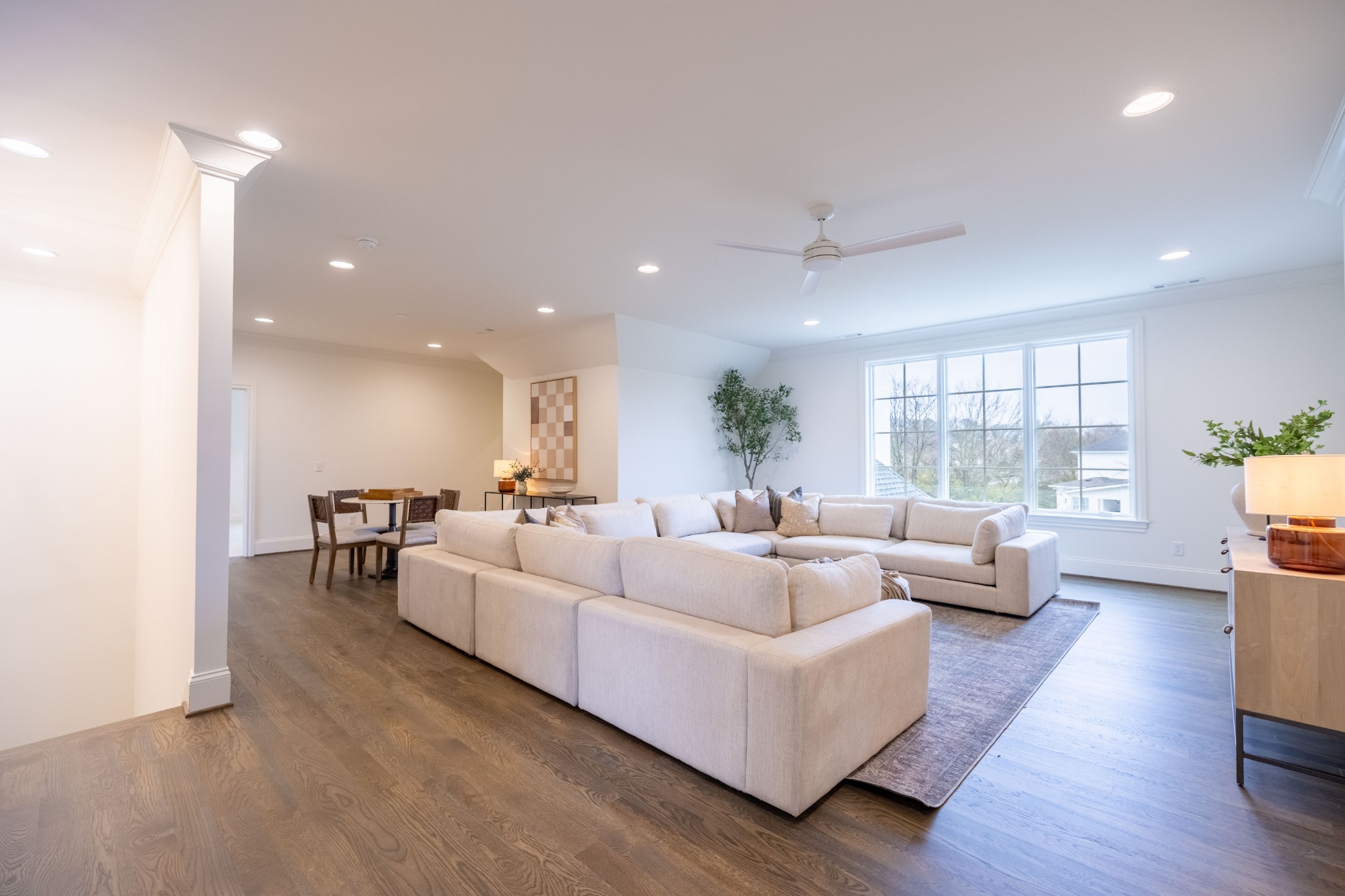 6035 Frazier Park Ln