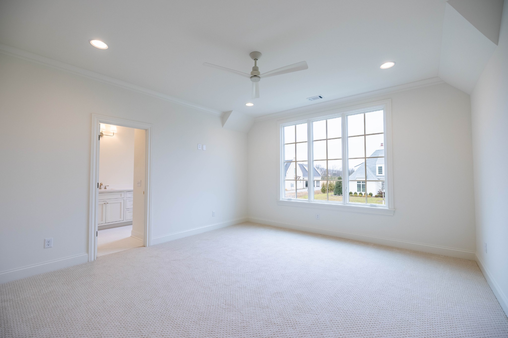 6035 Frazier Park Ln