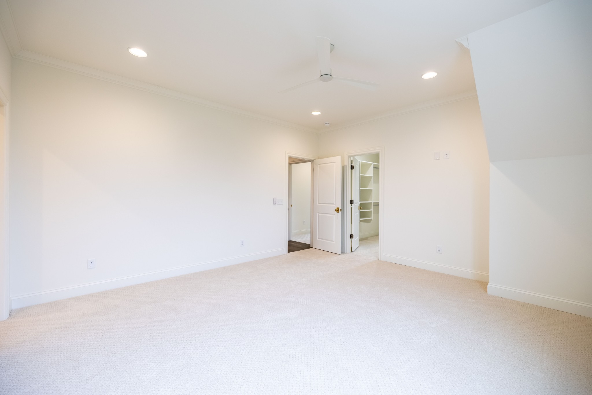 6035 Frazier Park Ln