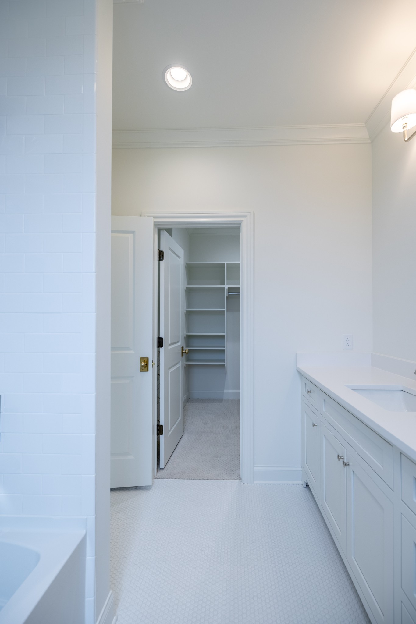 6035 Frazier Park Ln