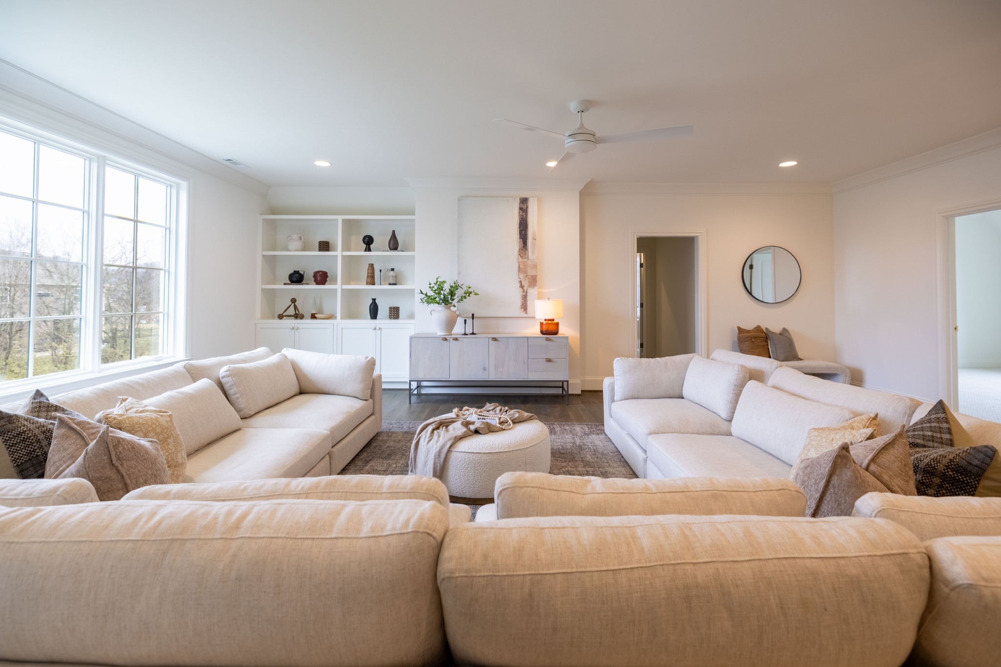 6035 Frazier Park Ln