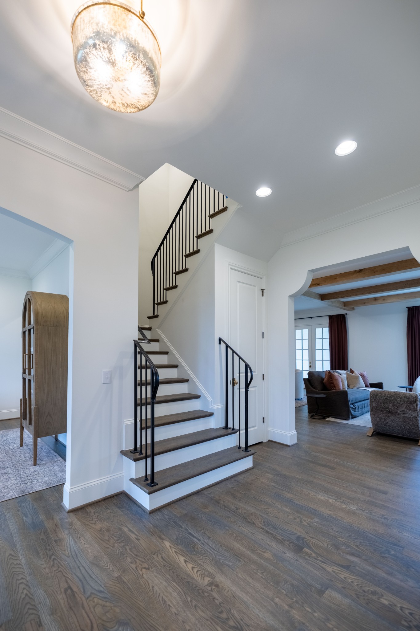 6035 Frazier Park Ln