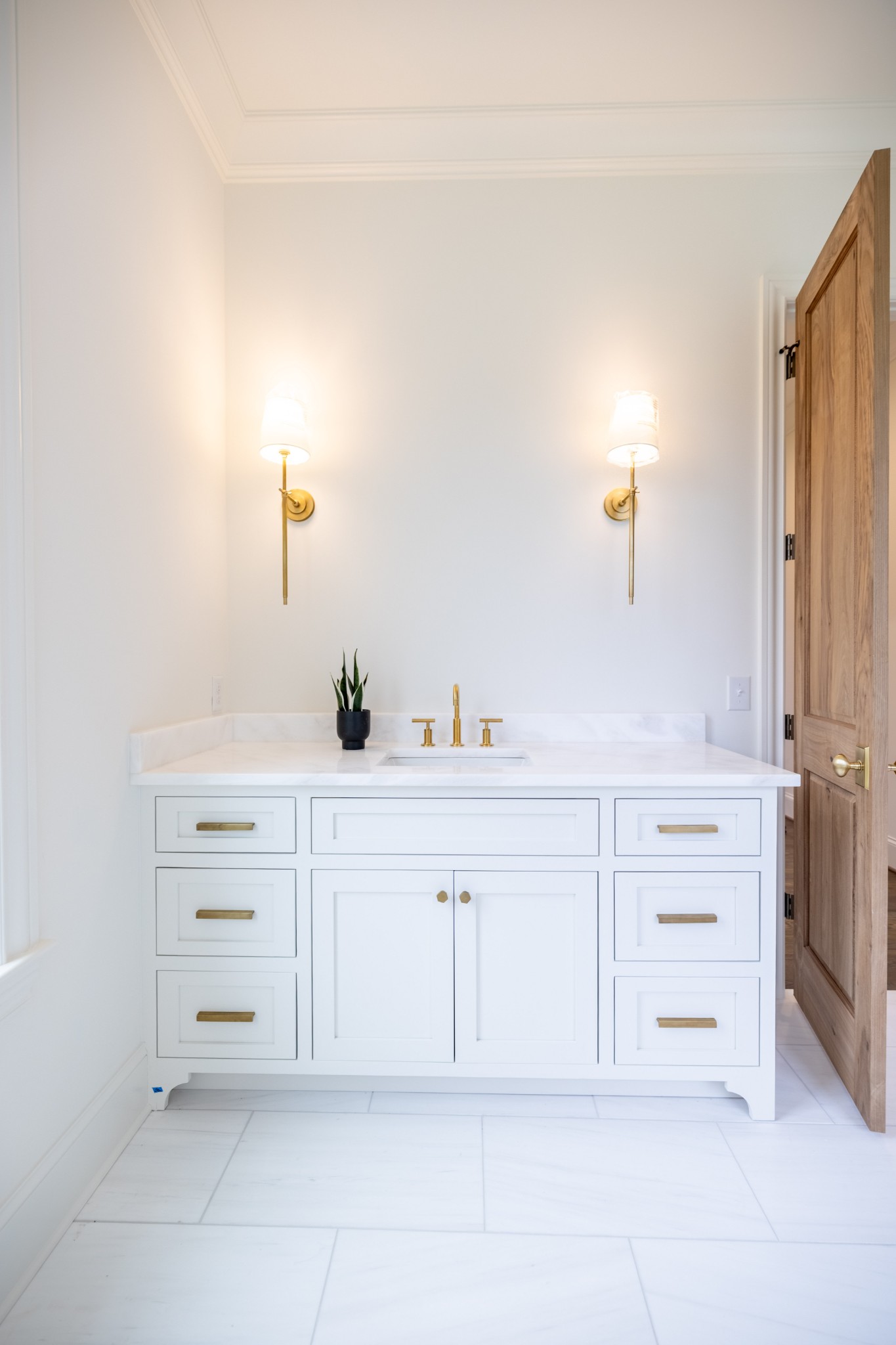 6035 Frazier Park Ln