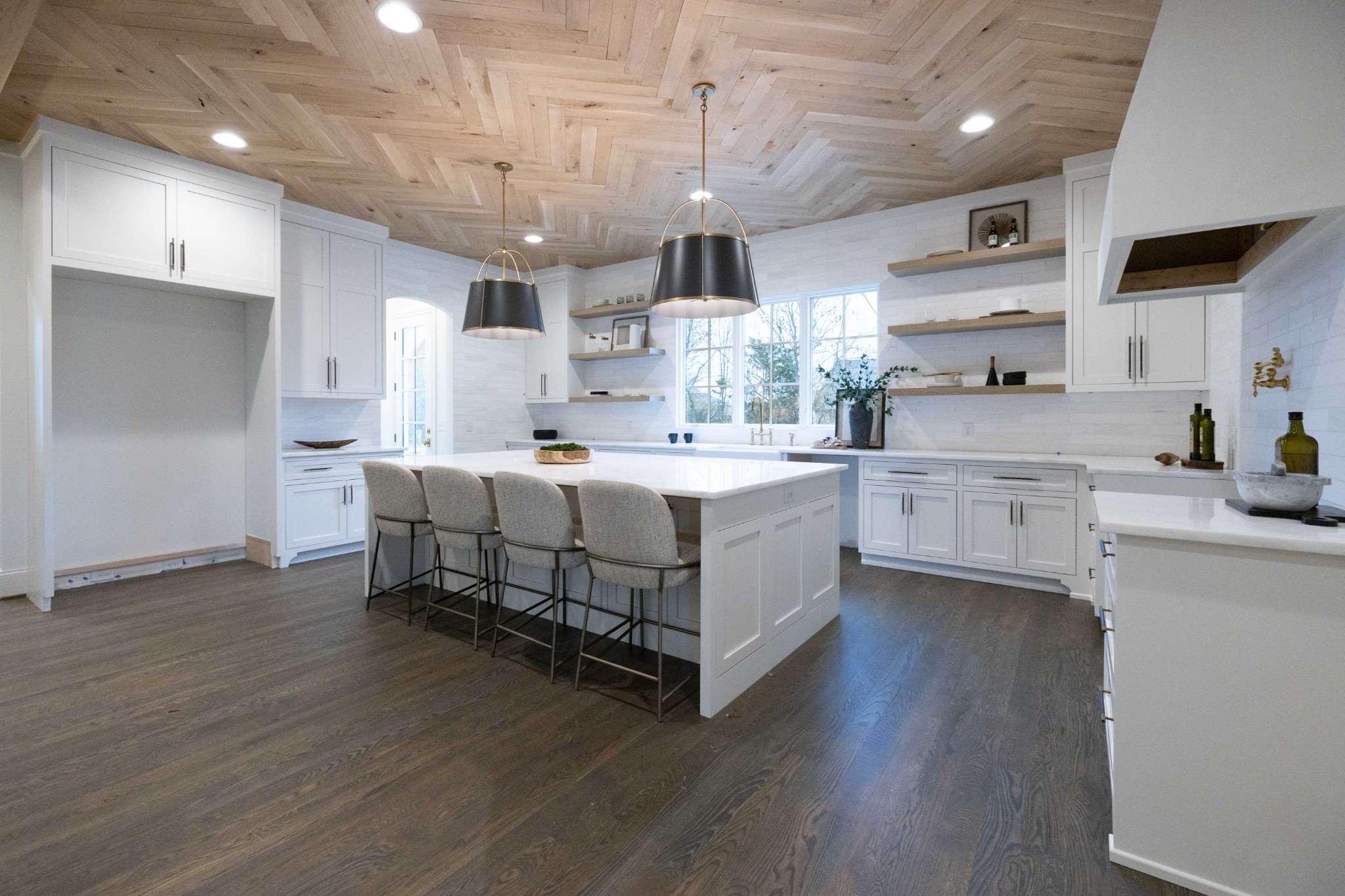 6035 Frazier Park Ln