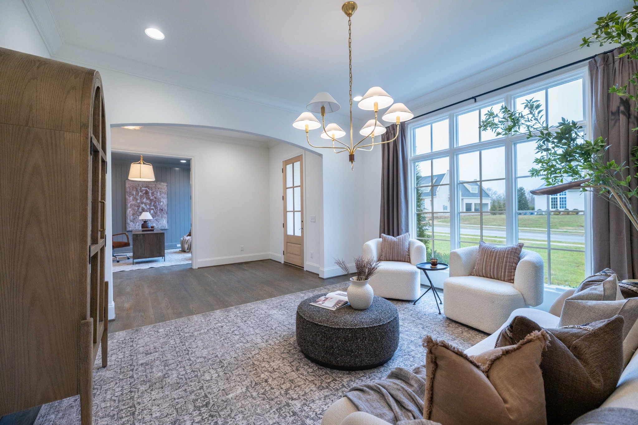 6035 Frazier Park Ln