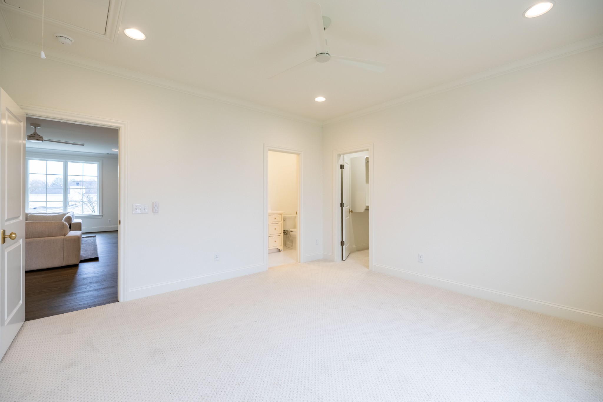 6035 Frazier Park Ln