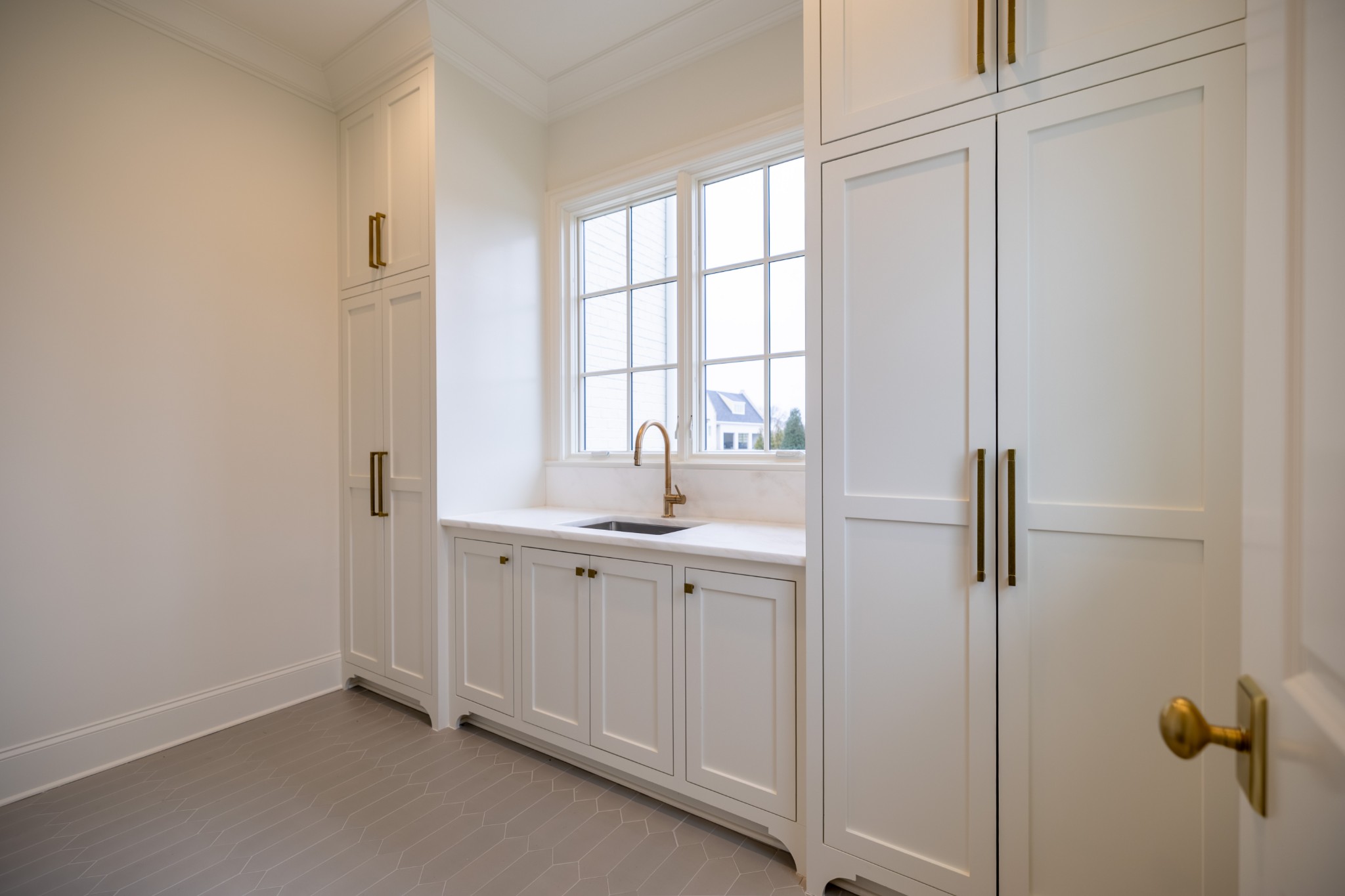 6035 Frazier Park Ln